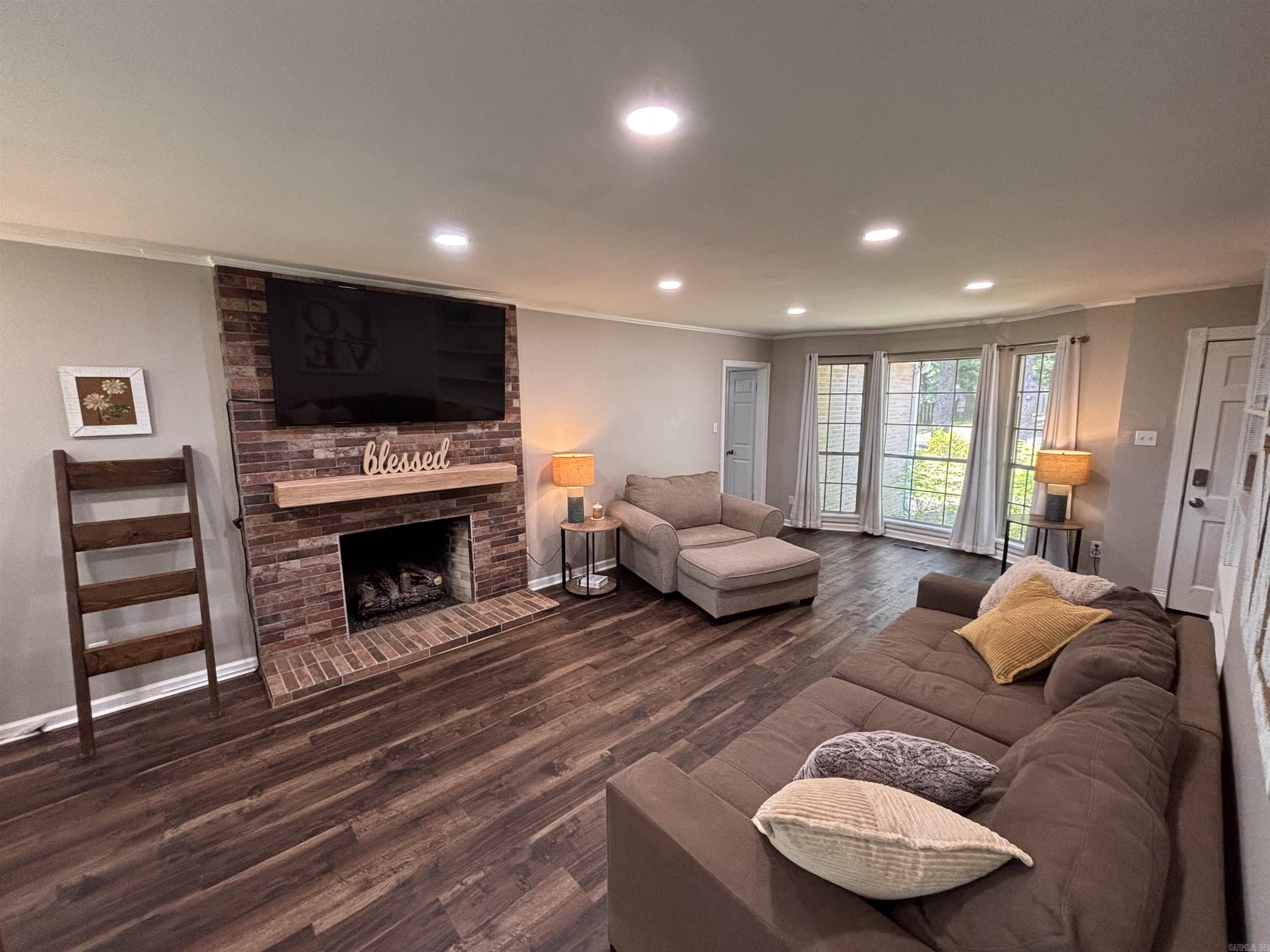 BROOKFIELD - Residential