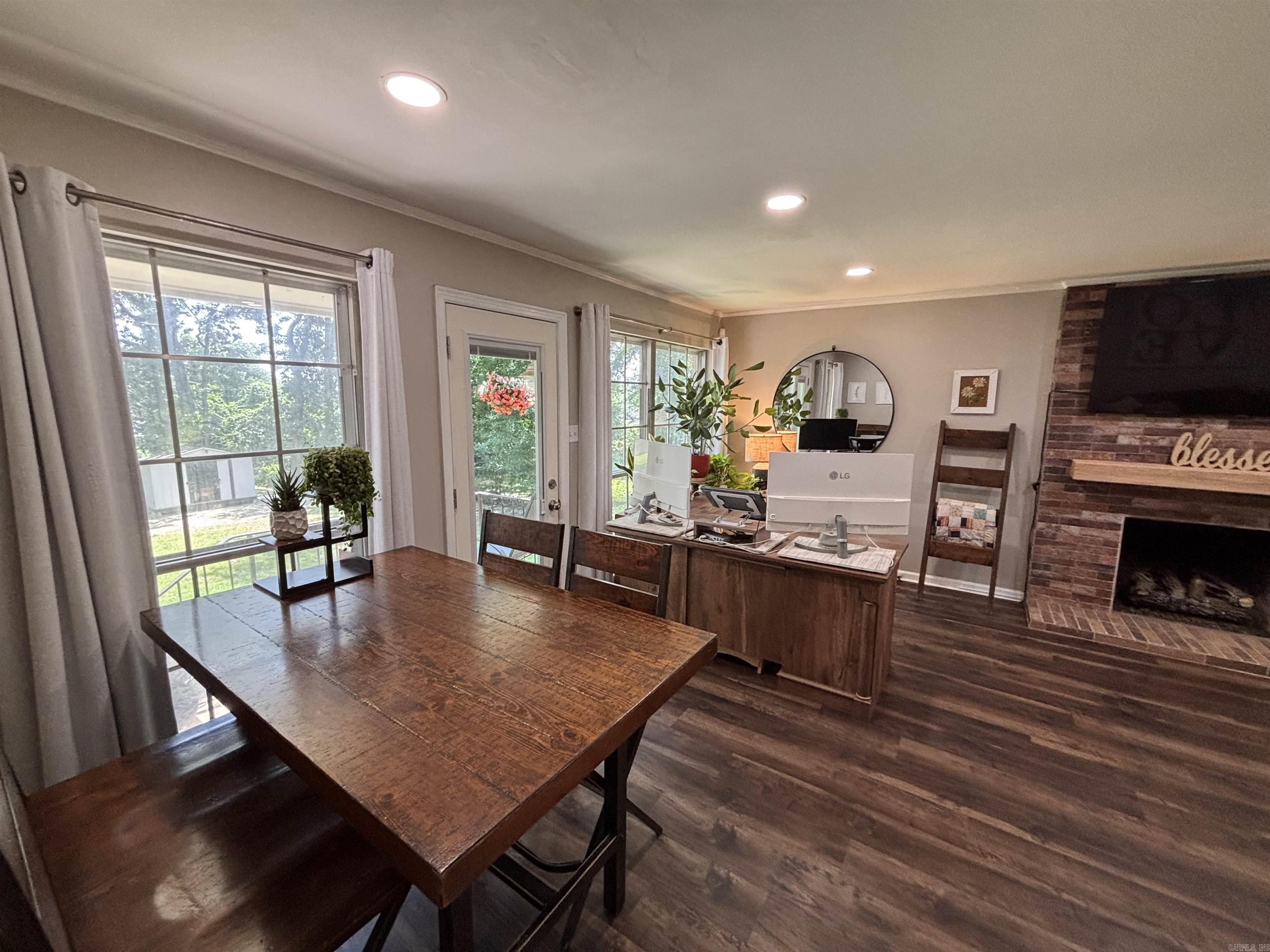 BROOKFIELD - Residential
