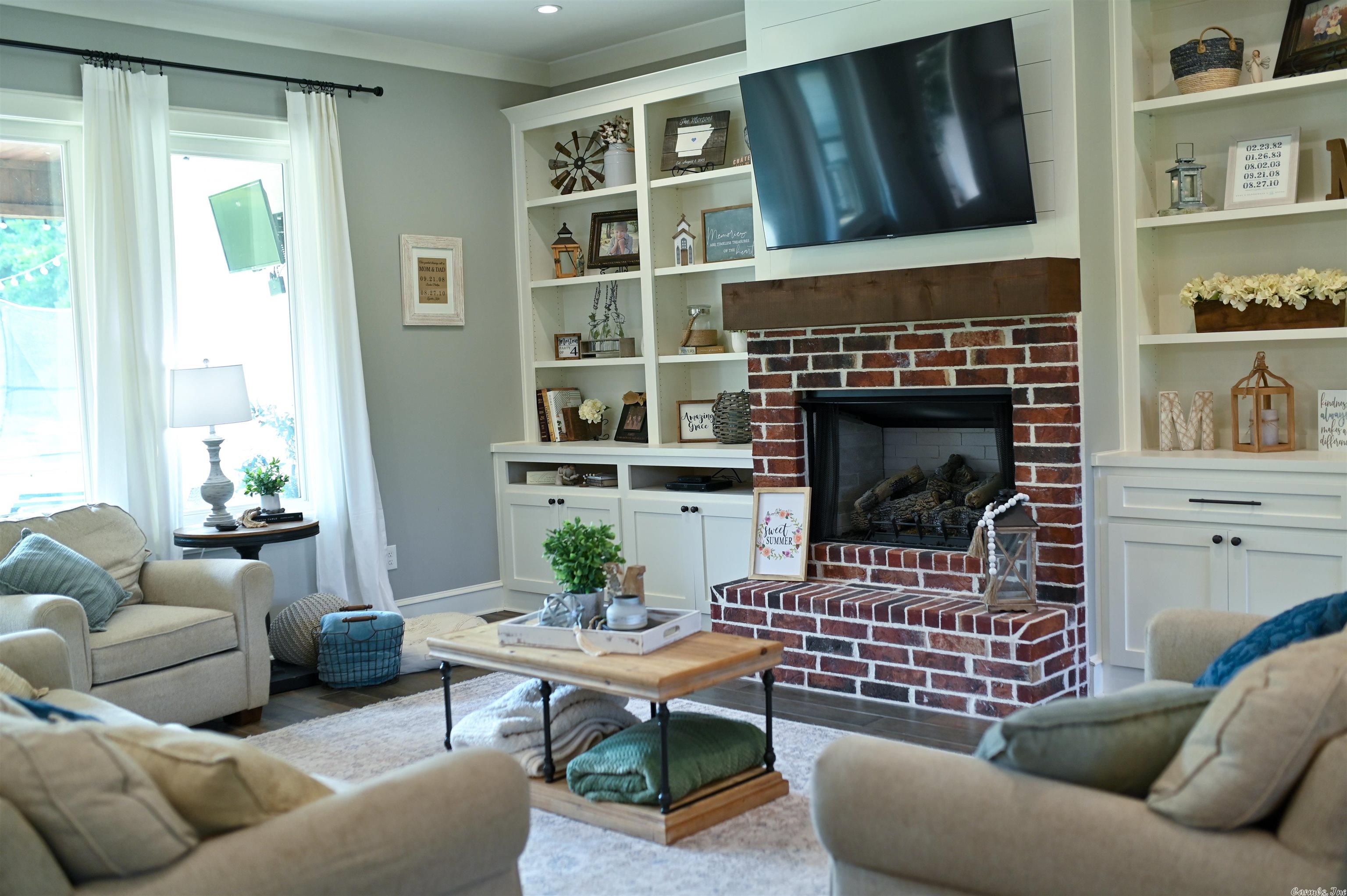 COOL VALLEY - Residential