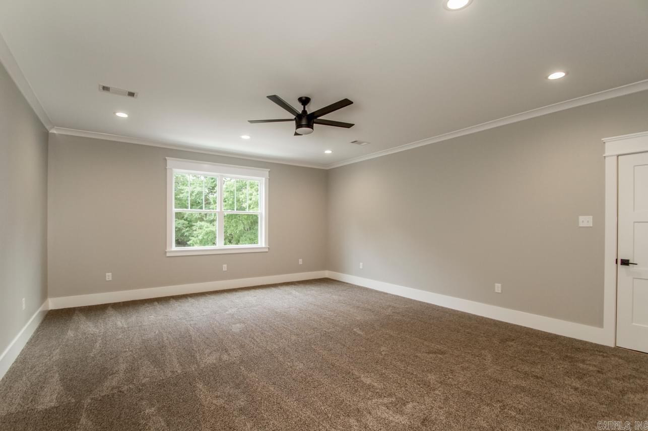 SOUTHERN OAKS FARM - Residential