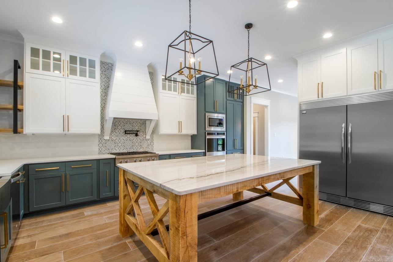 SOUTHERN OAKS FARM - Residential