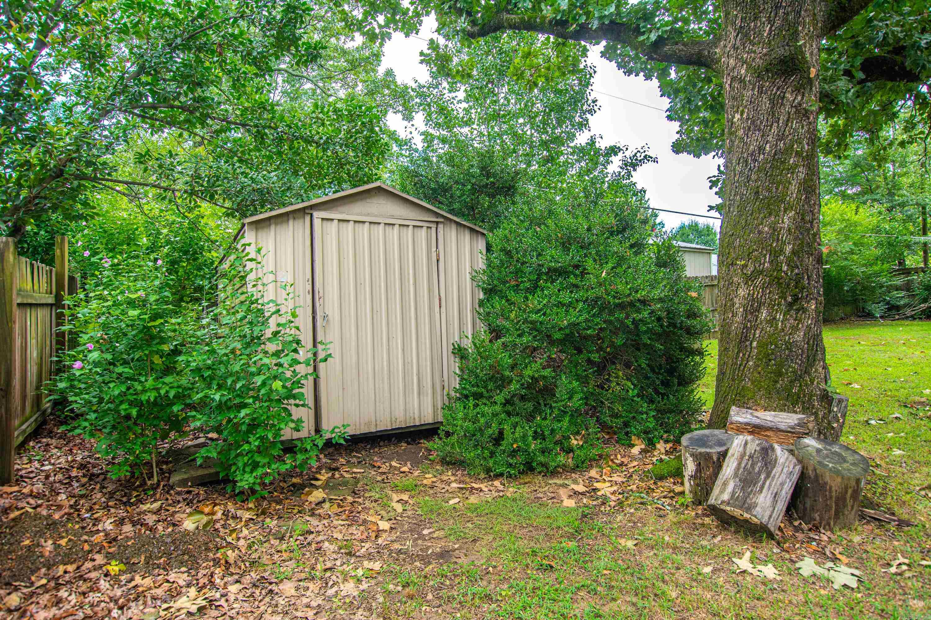 INDIAN HILLS - Residential