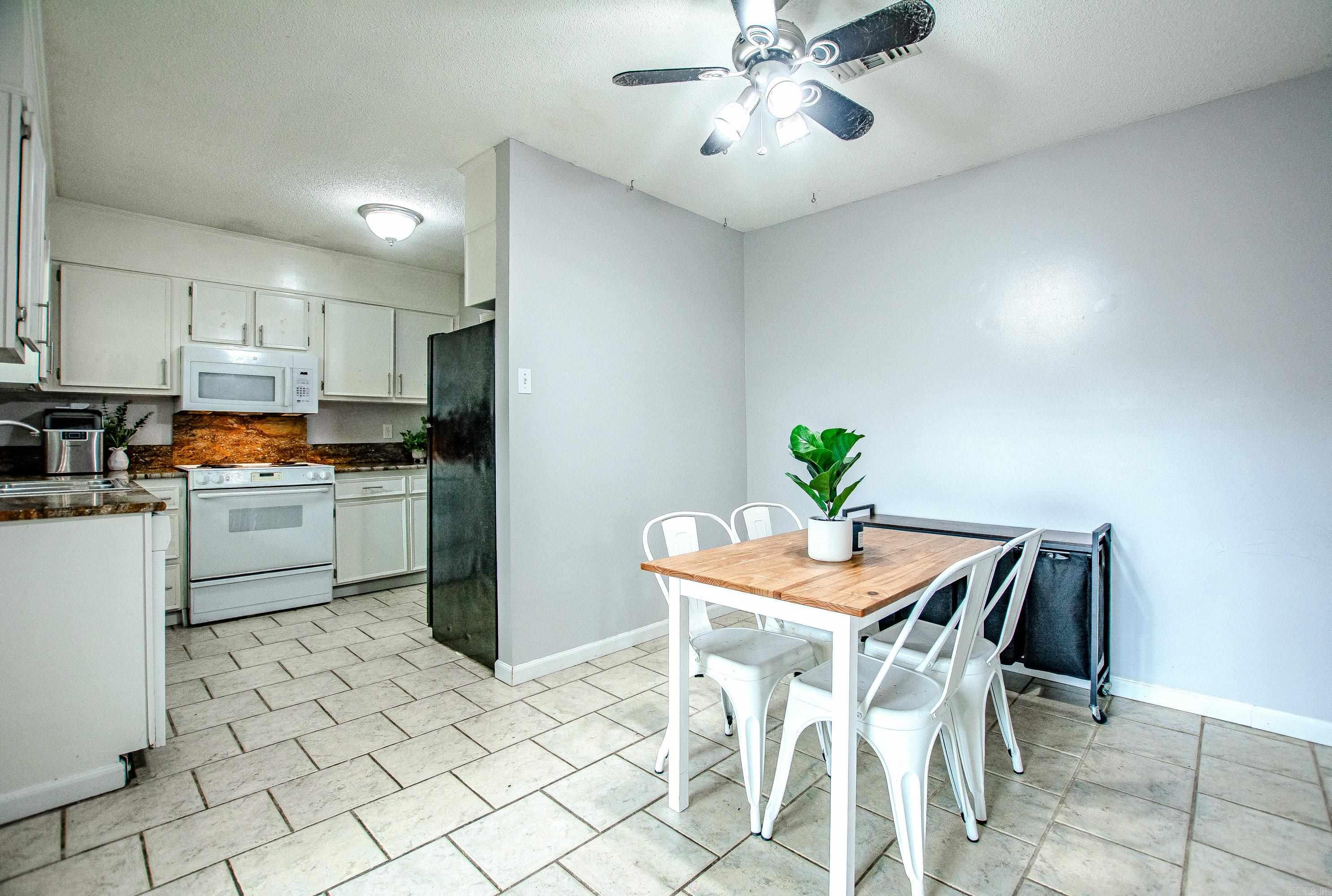 INDIAN HILLS - Residential