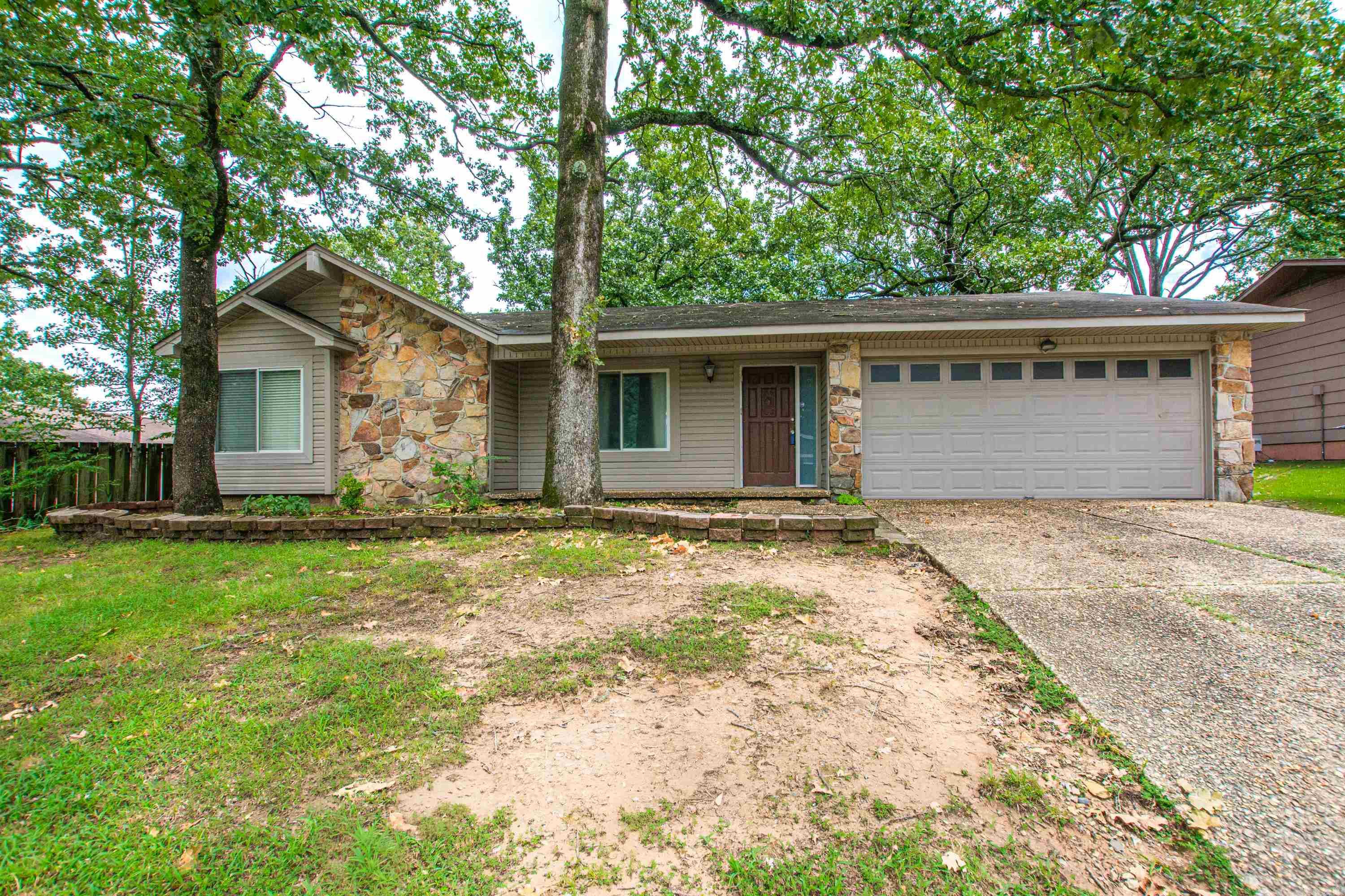 INDIAN HILLS - Residential