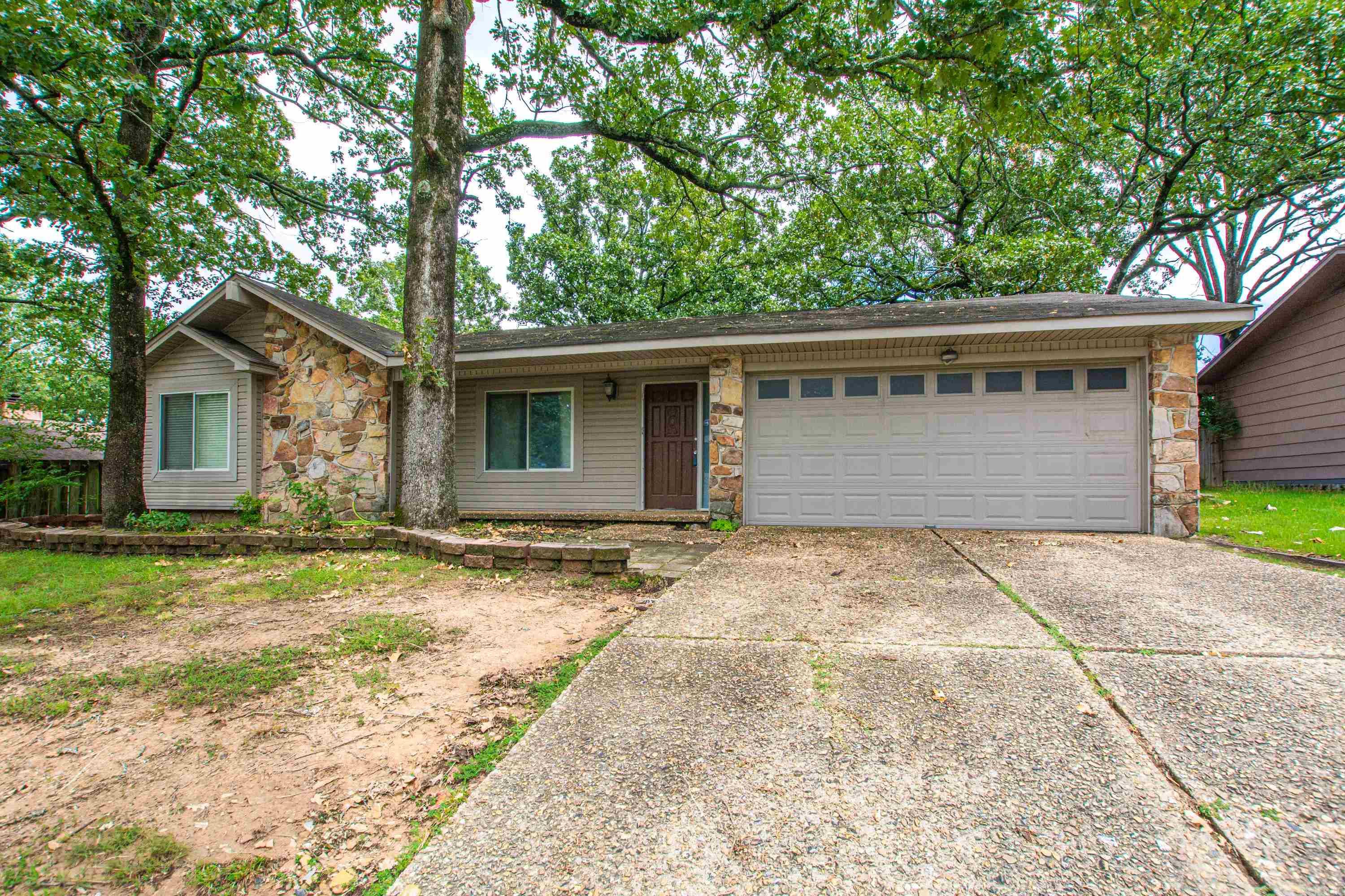 INDIAN HILLS - Residential