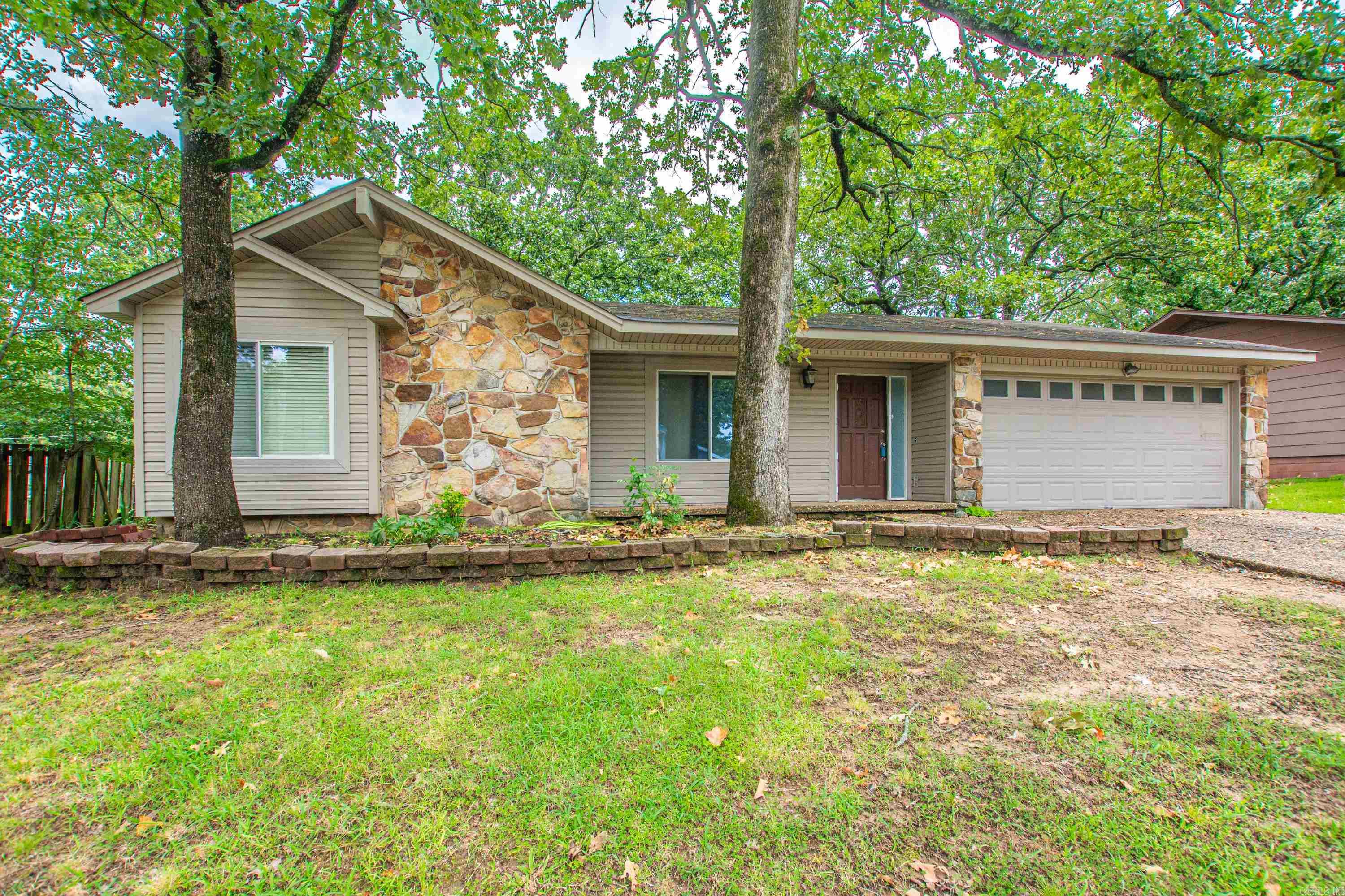 INDIAN HILLS - Residential
