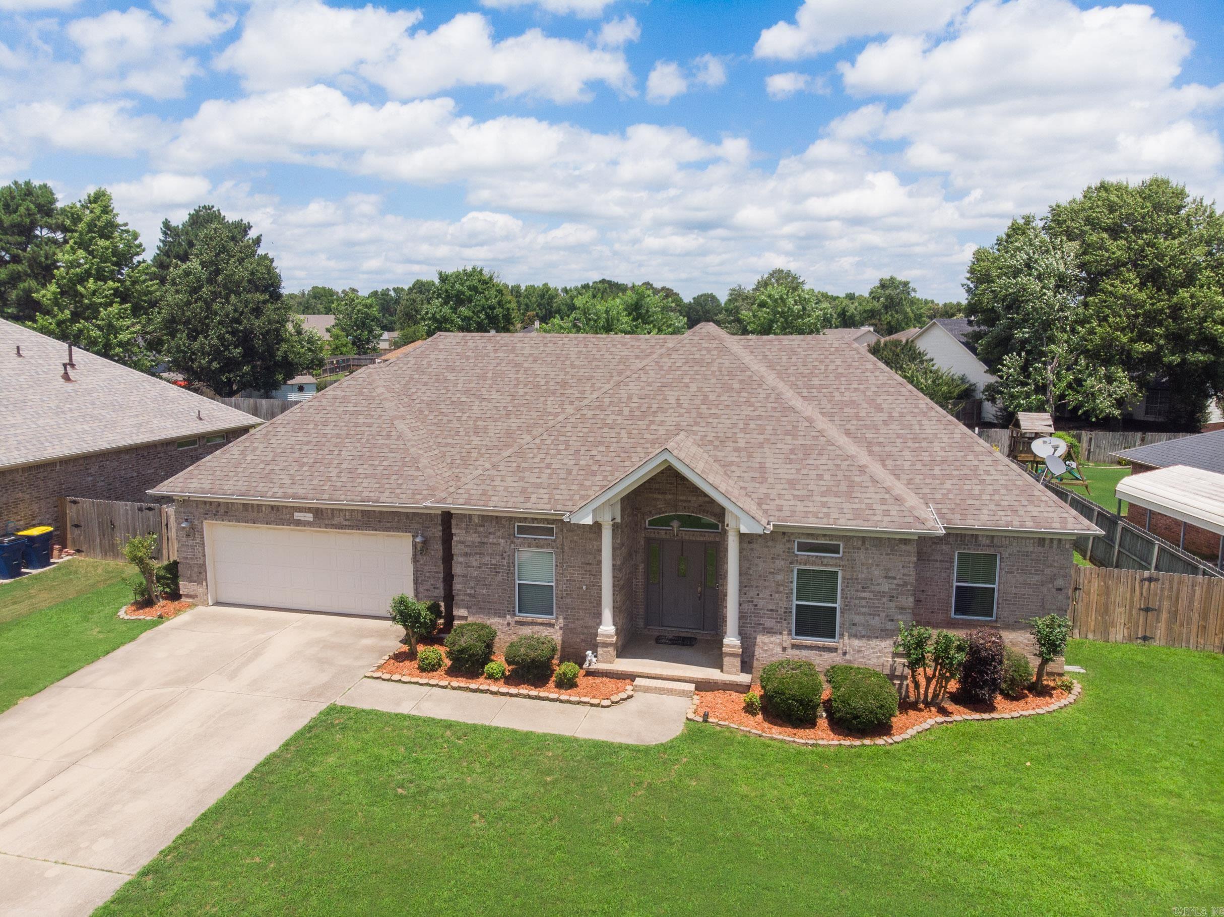 CRESTWOOD ESTATES - Residential