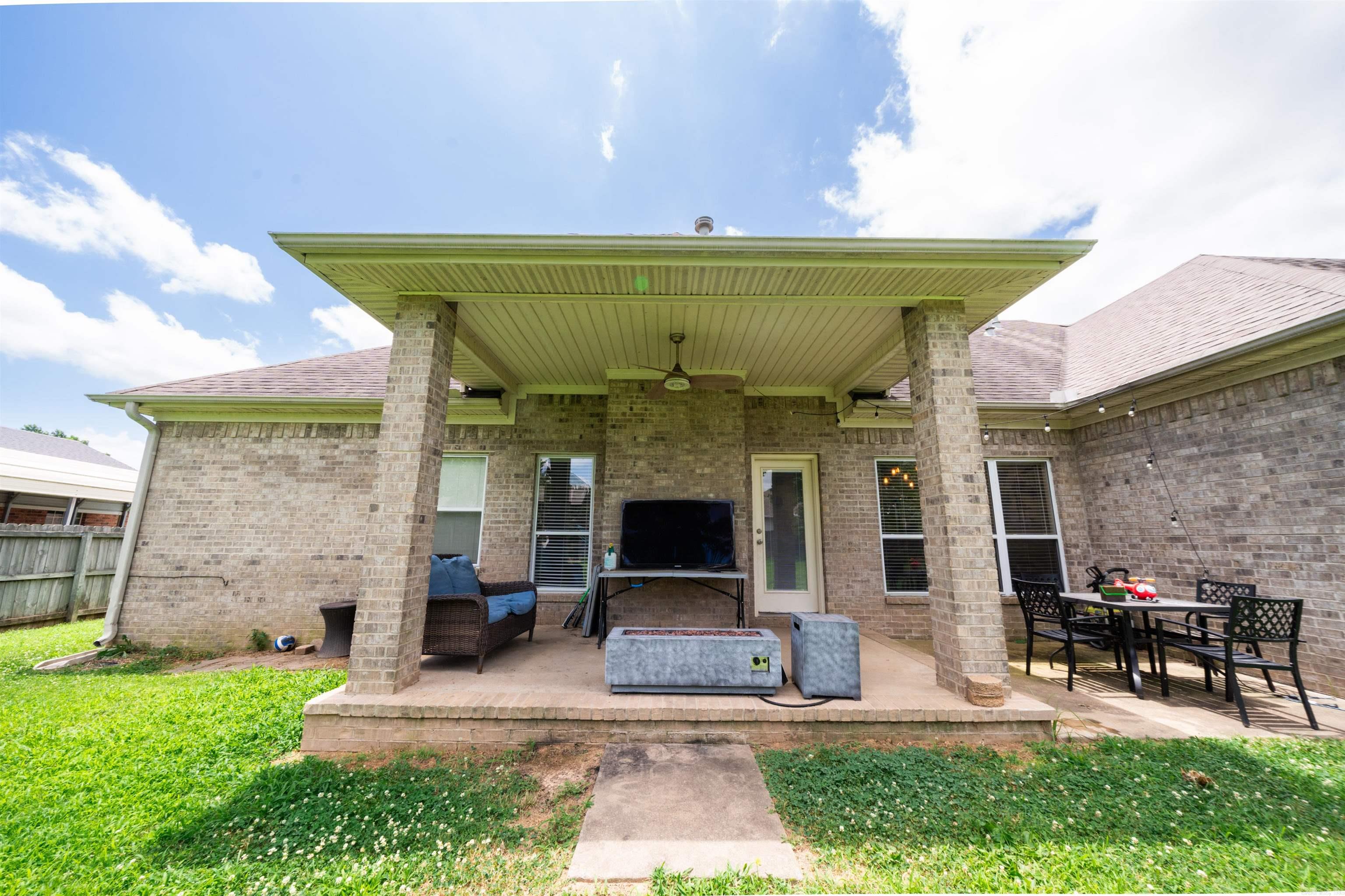 CRESTWOOD ESTATES - Residential