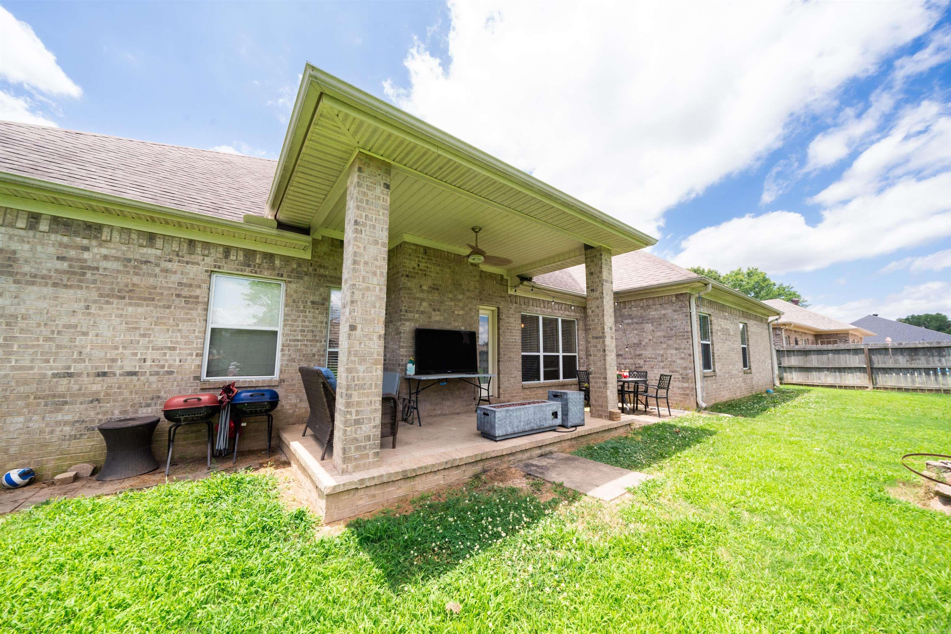 CRESTWOOD ESTATES - Residential