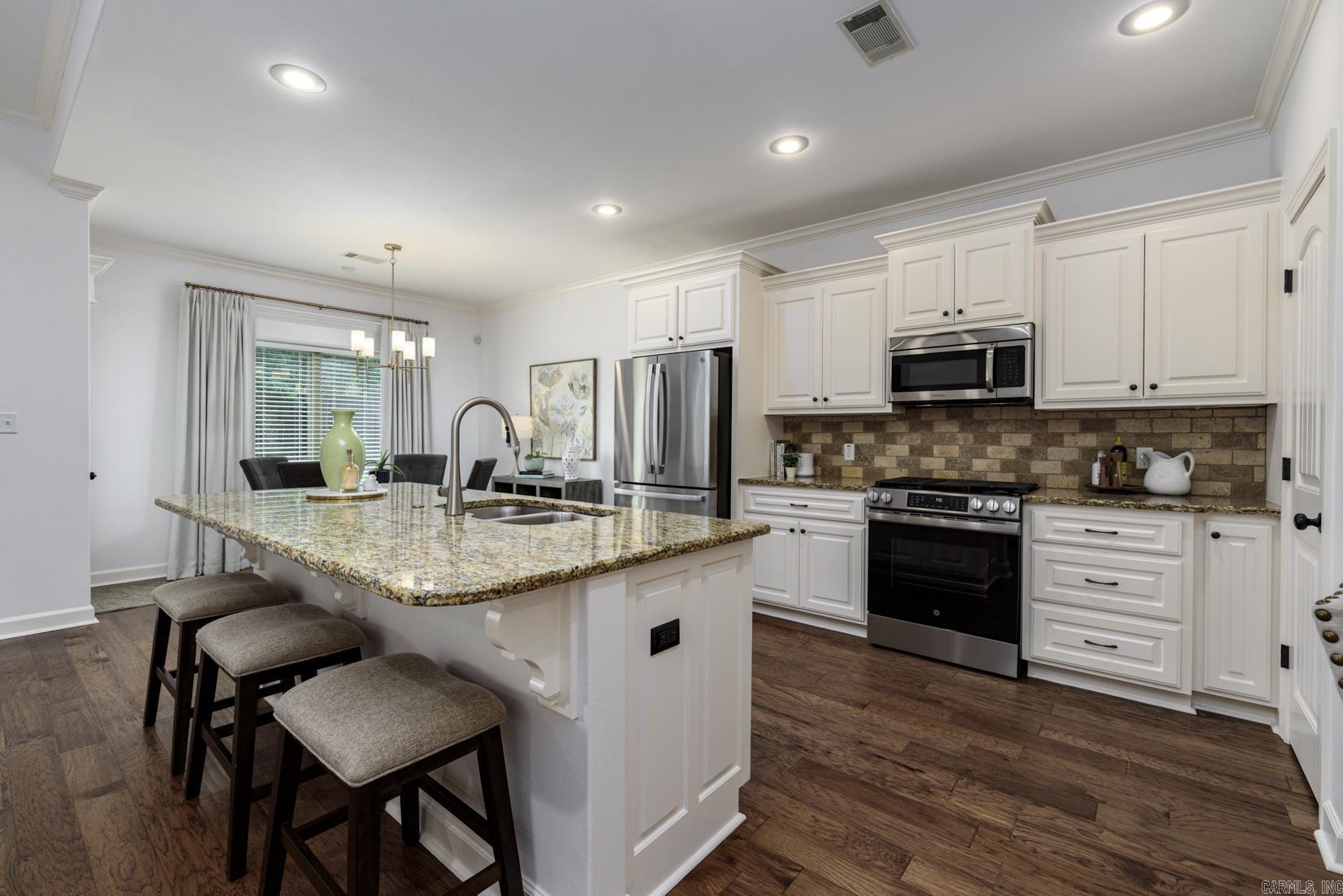OAK GLENN - Residential