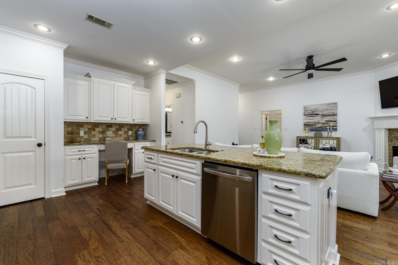 OAK GLENN - Residential