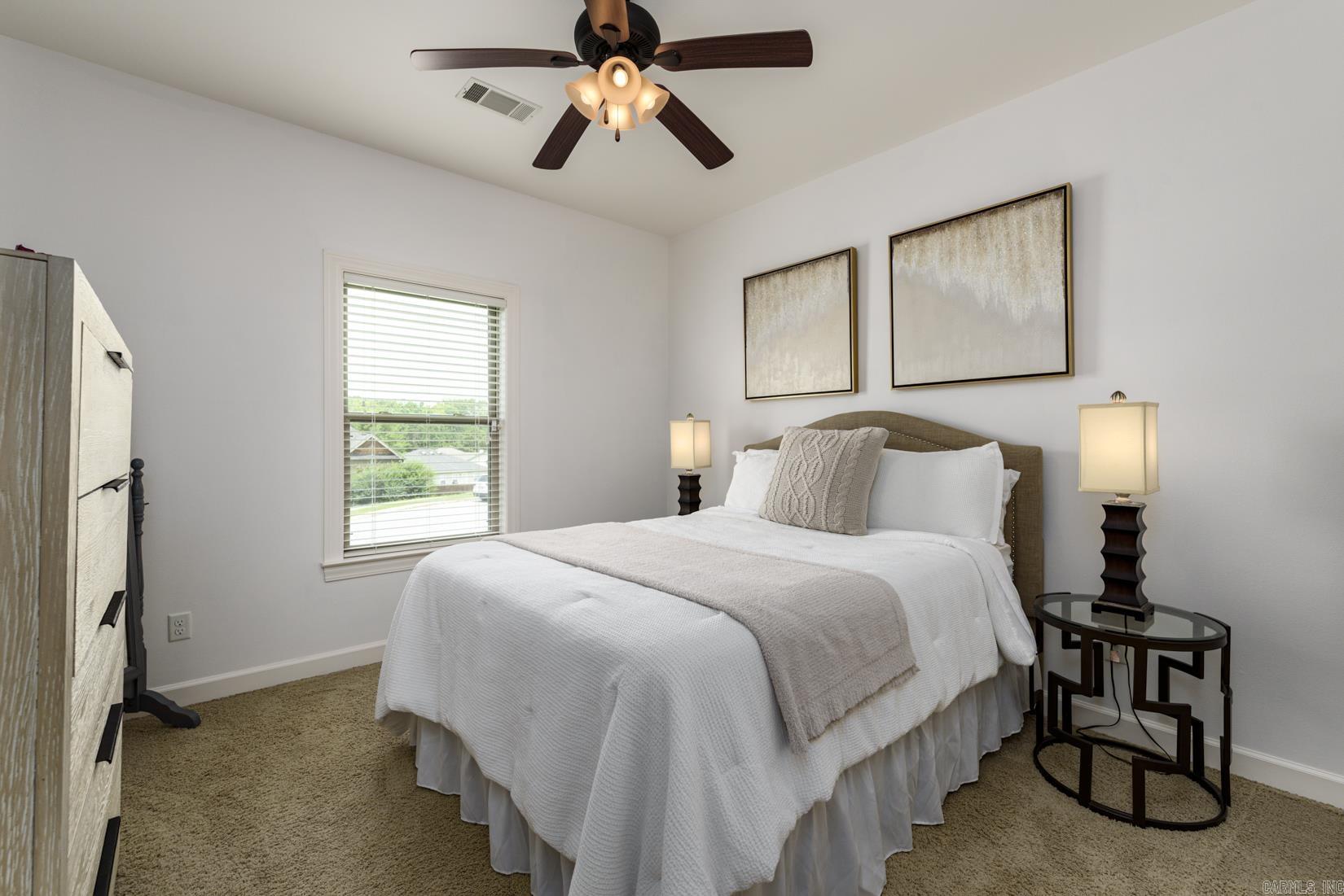 OAK GLENN - Residential