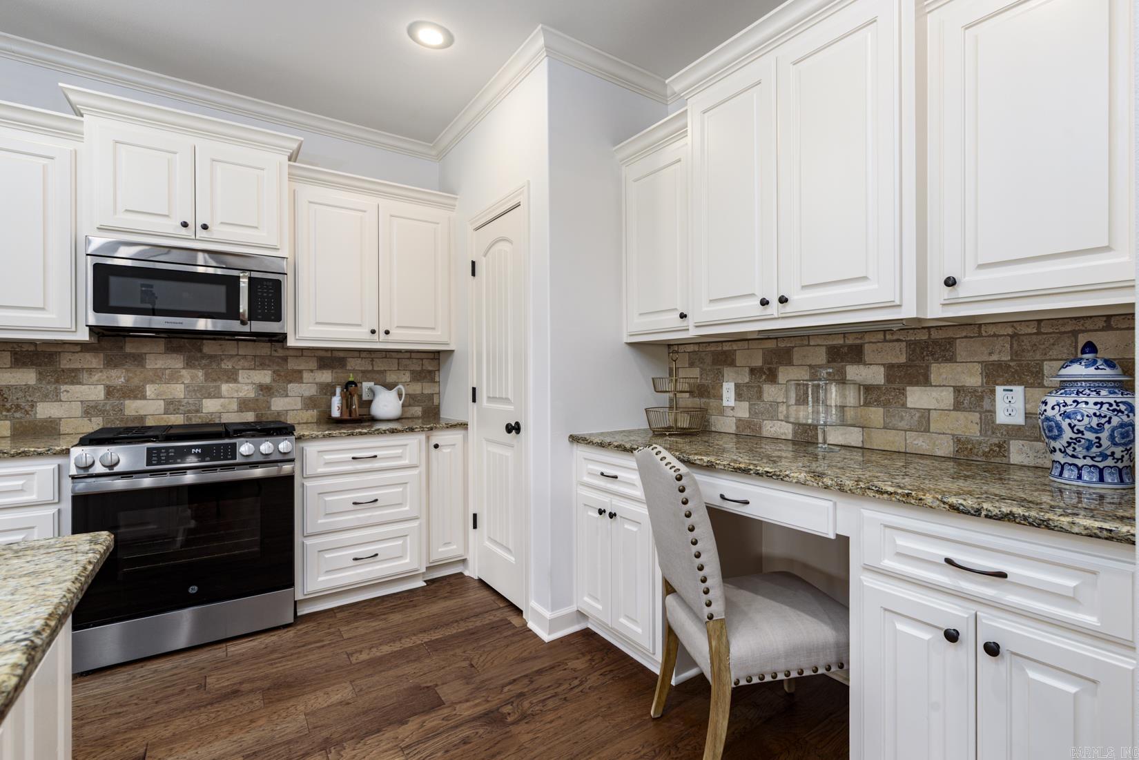 OAK GLENN - Residential