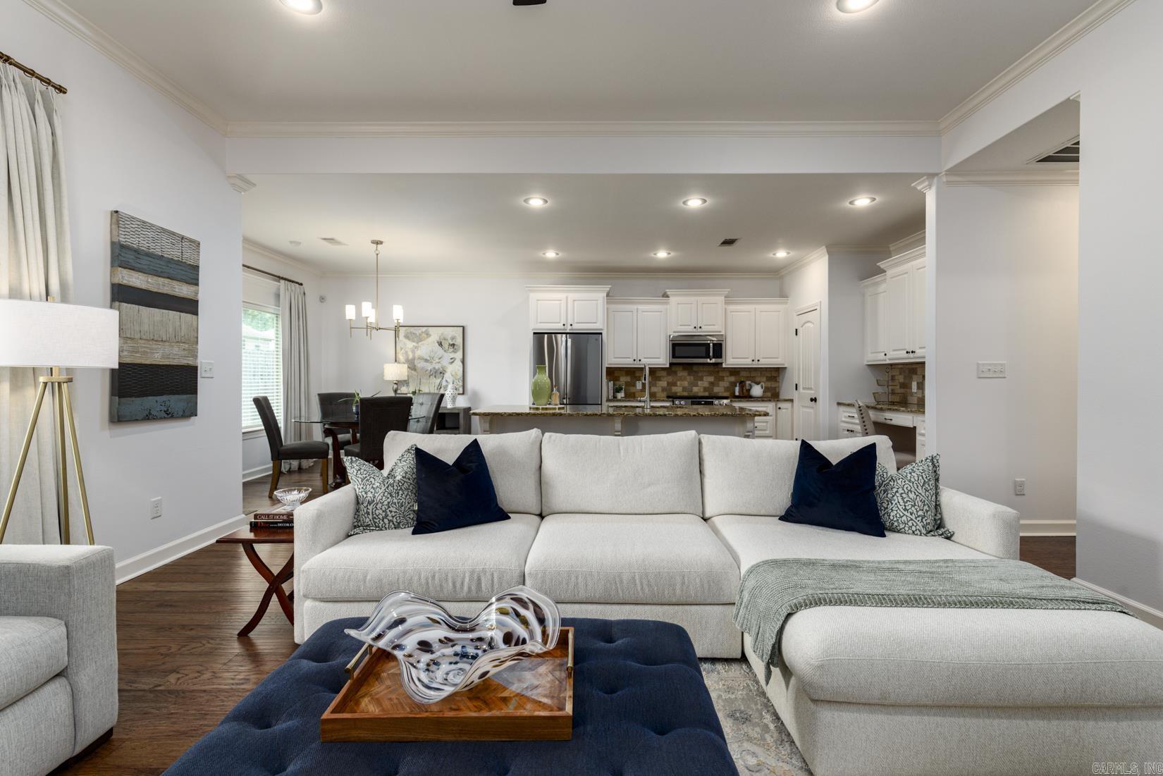 OAK GLENN - Residential