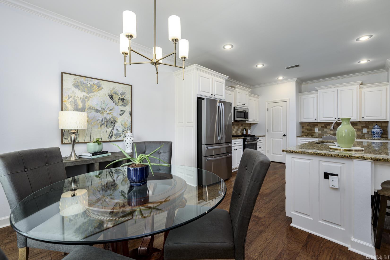 OAK GLENN - Residential