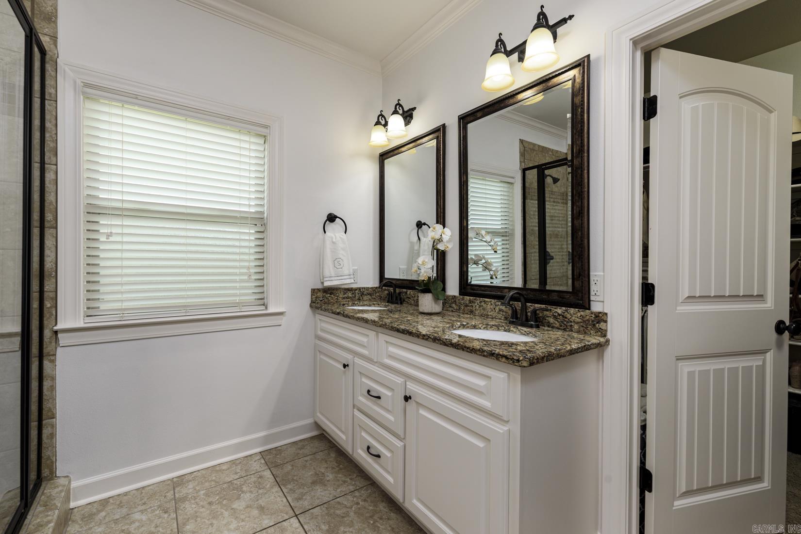 OAK GLENN - Residential