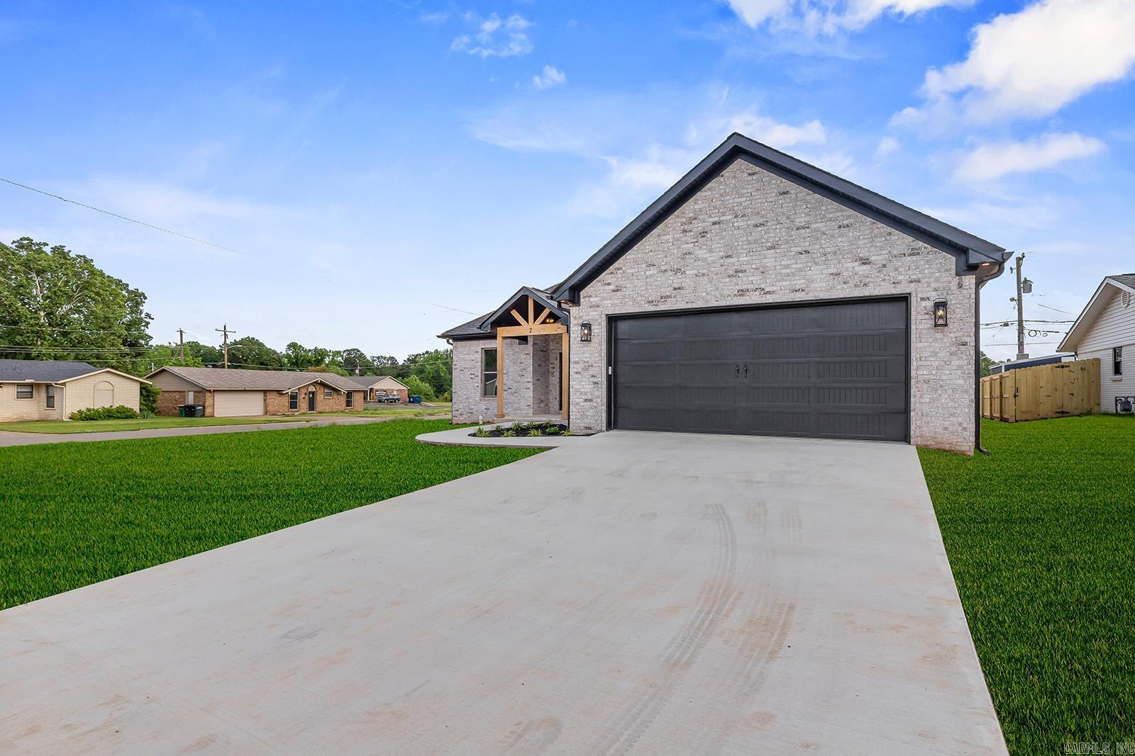 NORTH HILLS MANOR - Residential