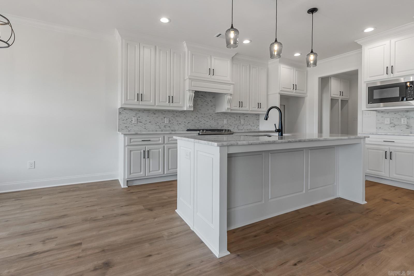 NORTH HILLS MANOR - Residential