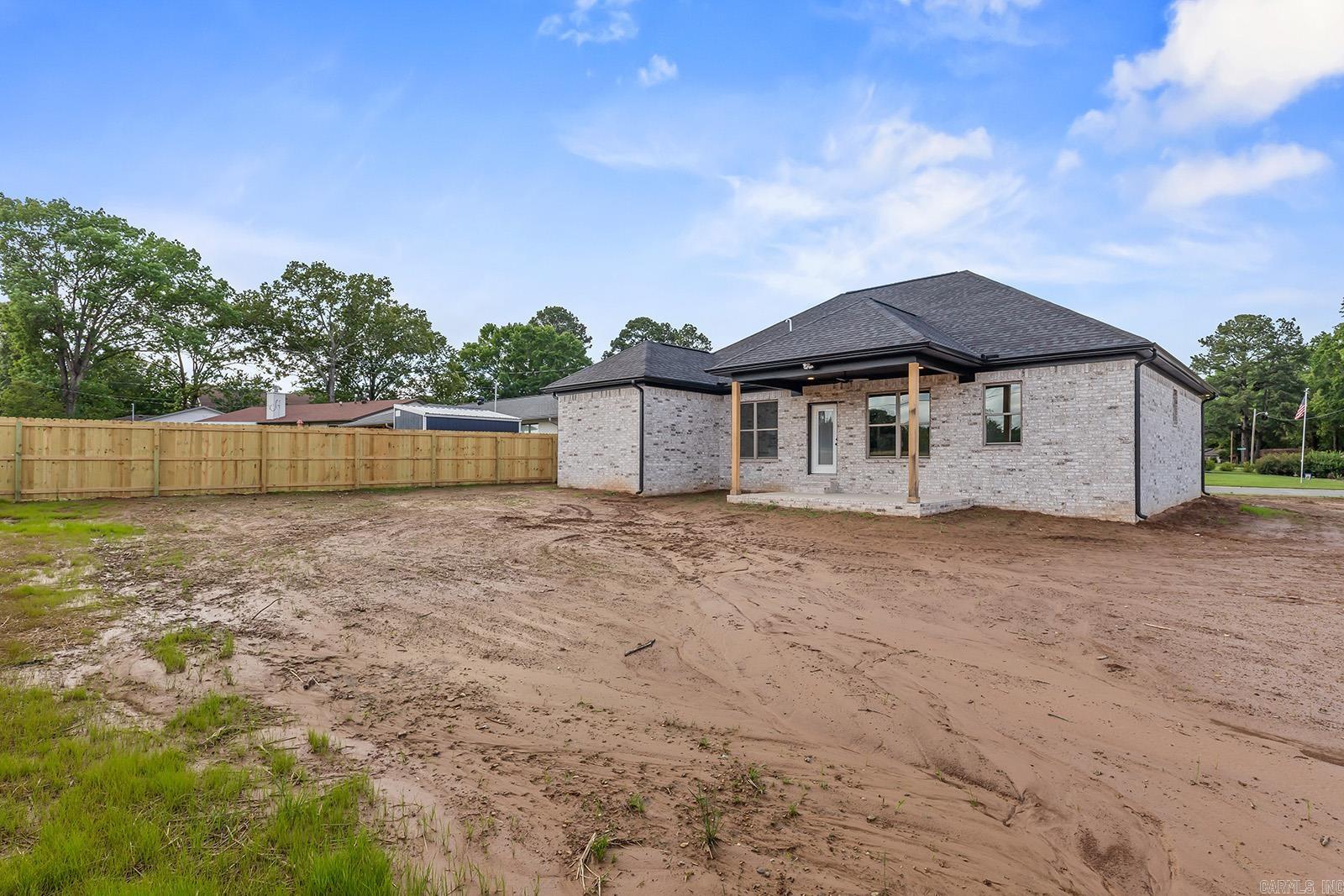 NORTH HILLS MANOR - Residential