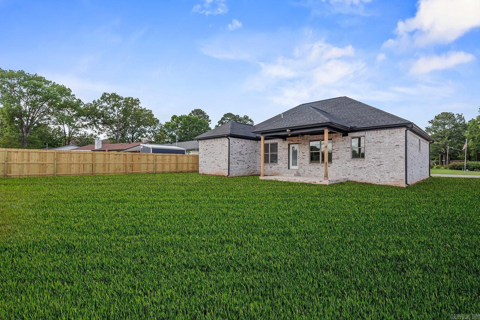 NORTH HILLS MANOR - Residential