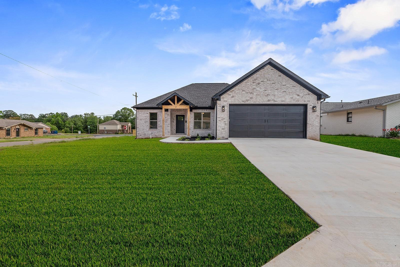 NORTH HILLS MANOR - Residential