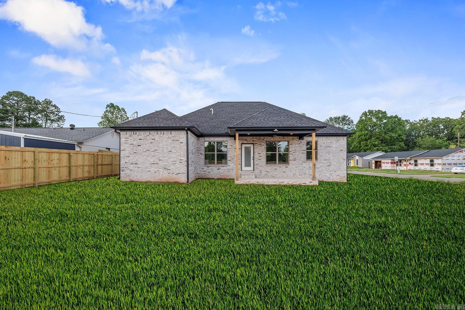 NORTH HILLS MANOR - Residential