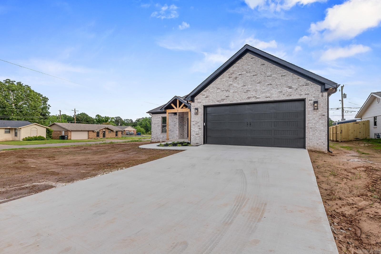 NORTH HILLS MANOR - Residential