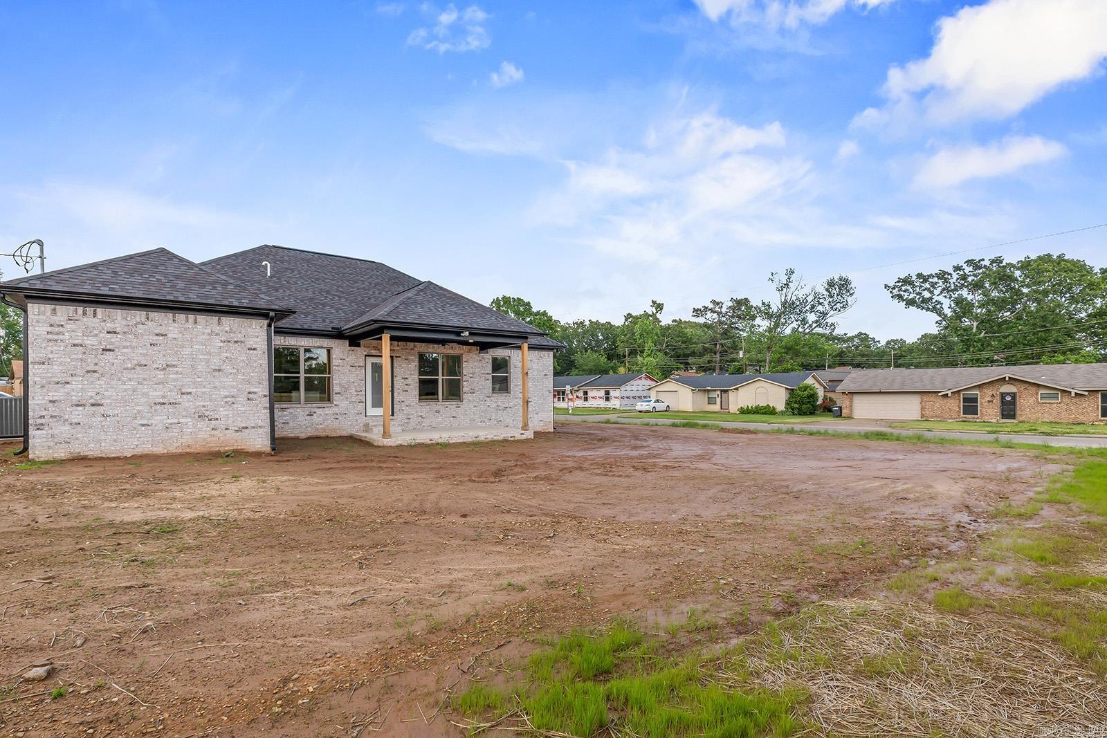 NORTH HILLS MANOR - Residential