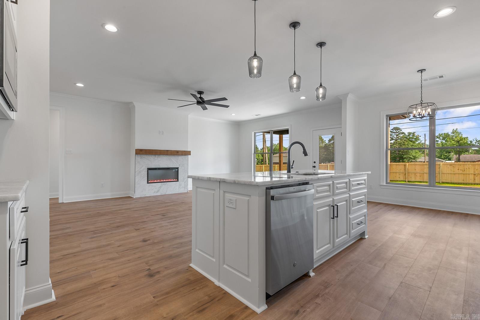 NORTH HILLS MANOR - Residential