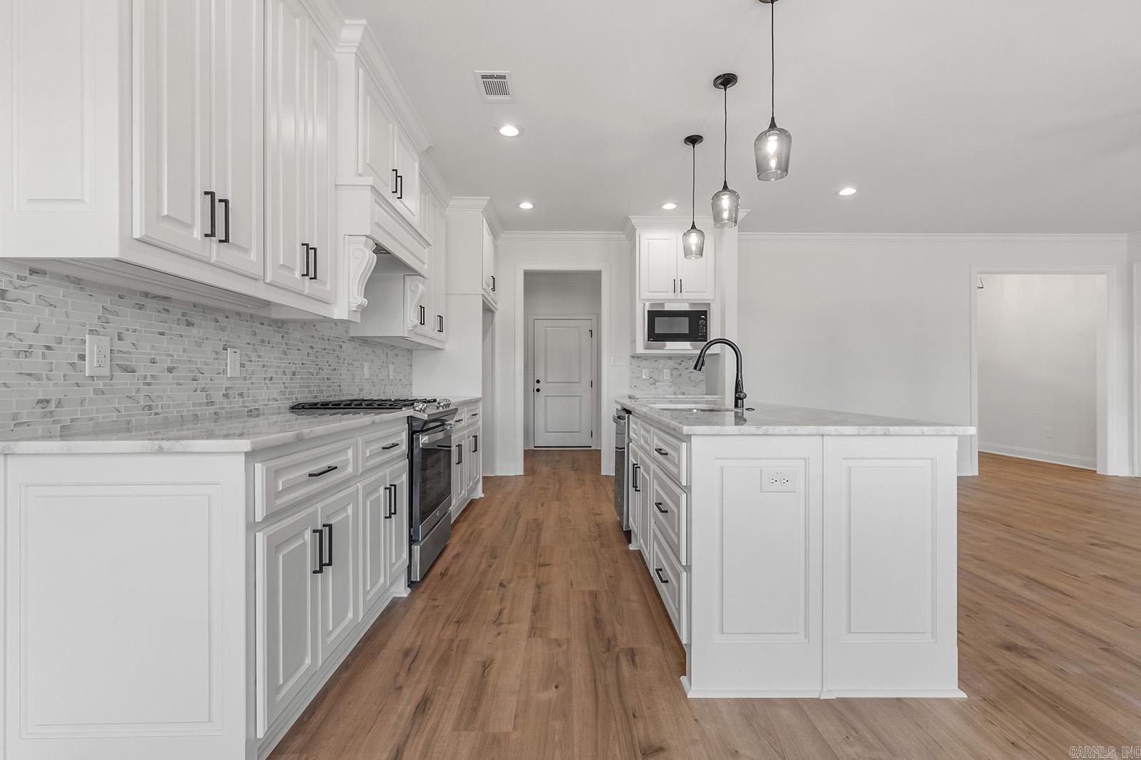 NORTH HILLS MANOR - Residential