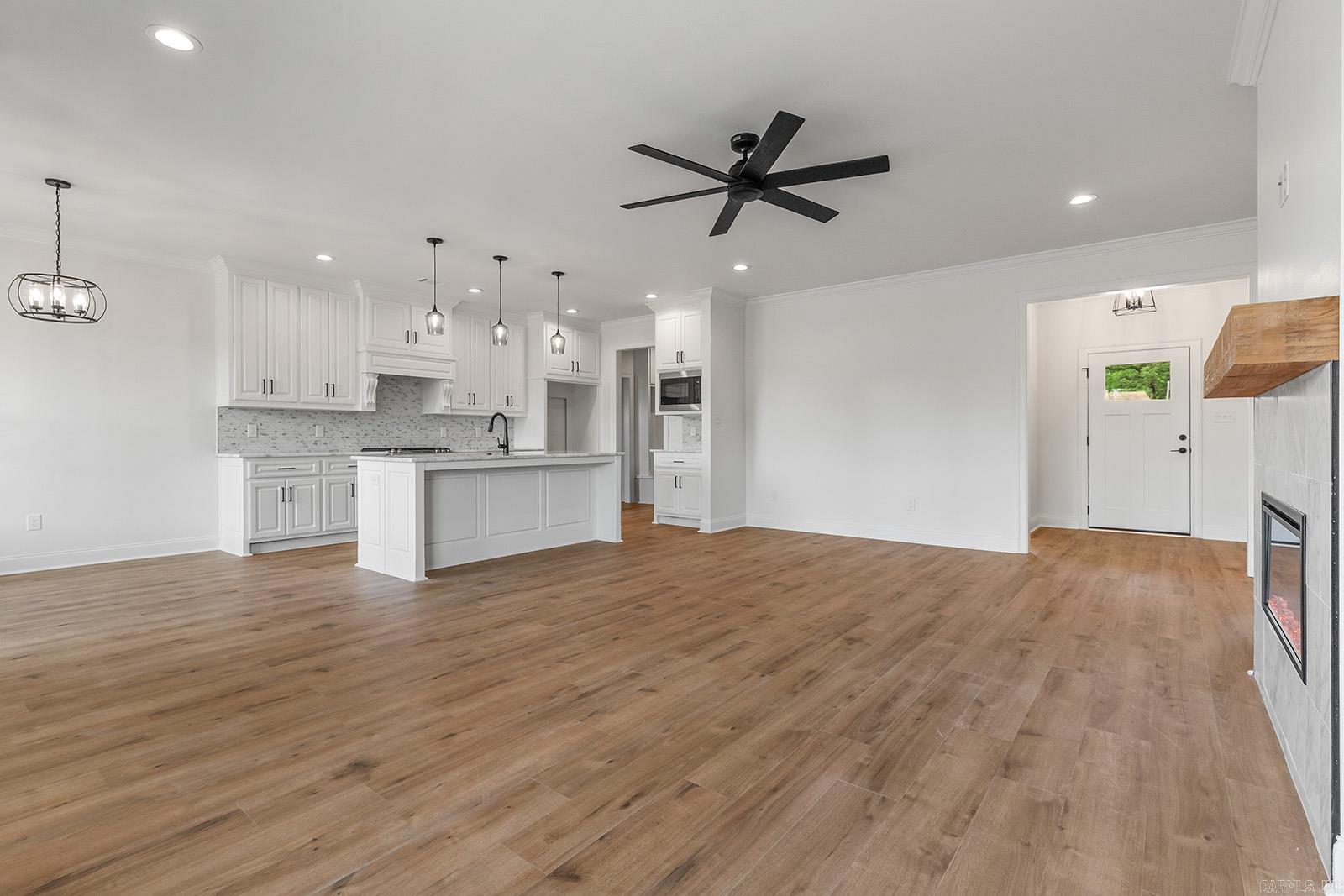 NORTH HILLS MANOR - Residential