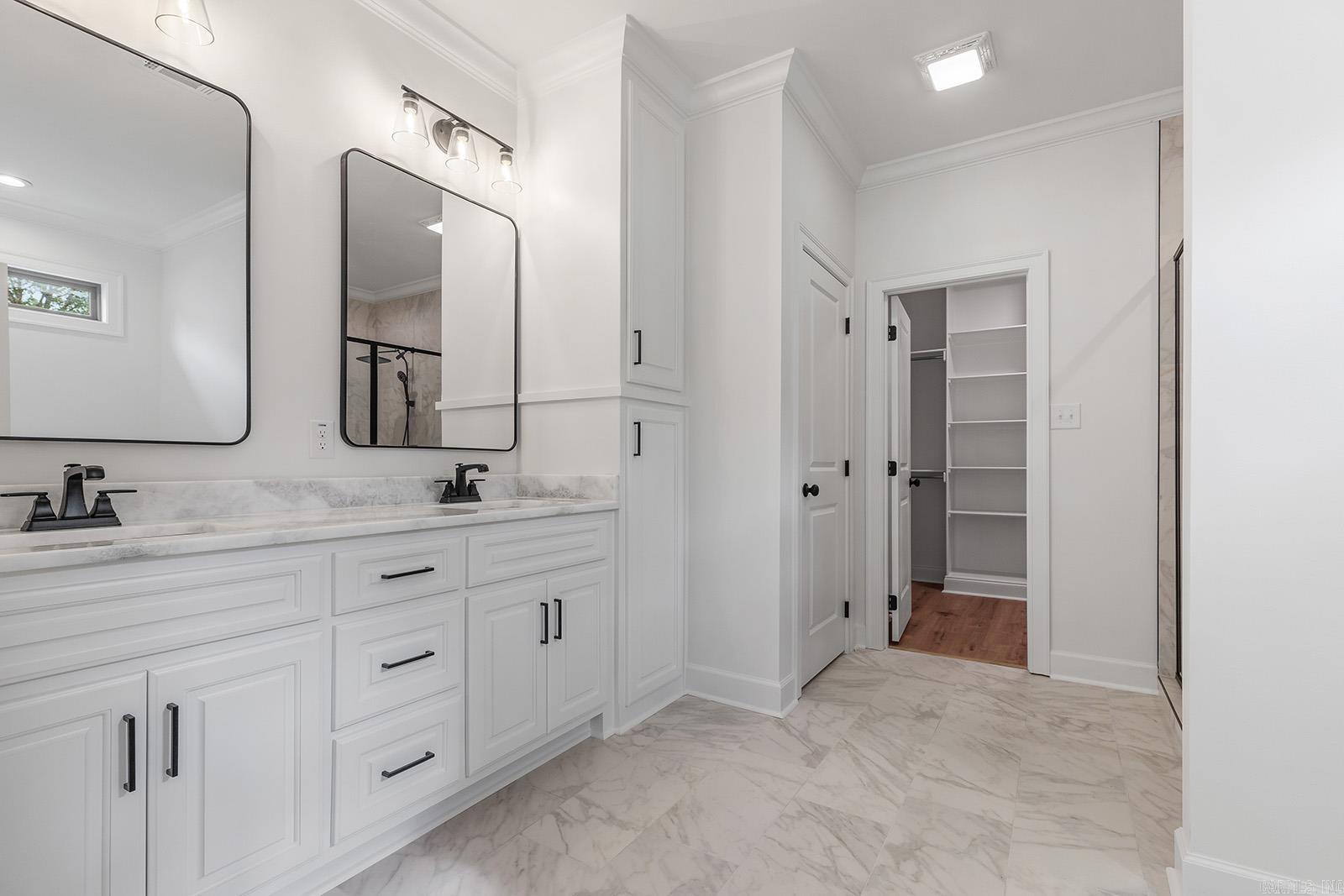 NORTH HILLS MANOR - Residential