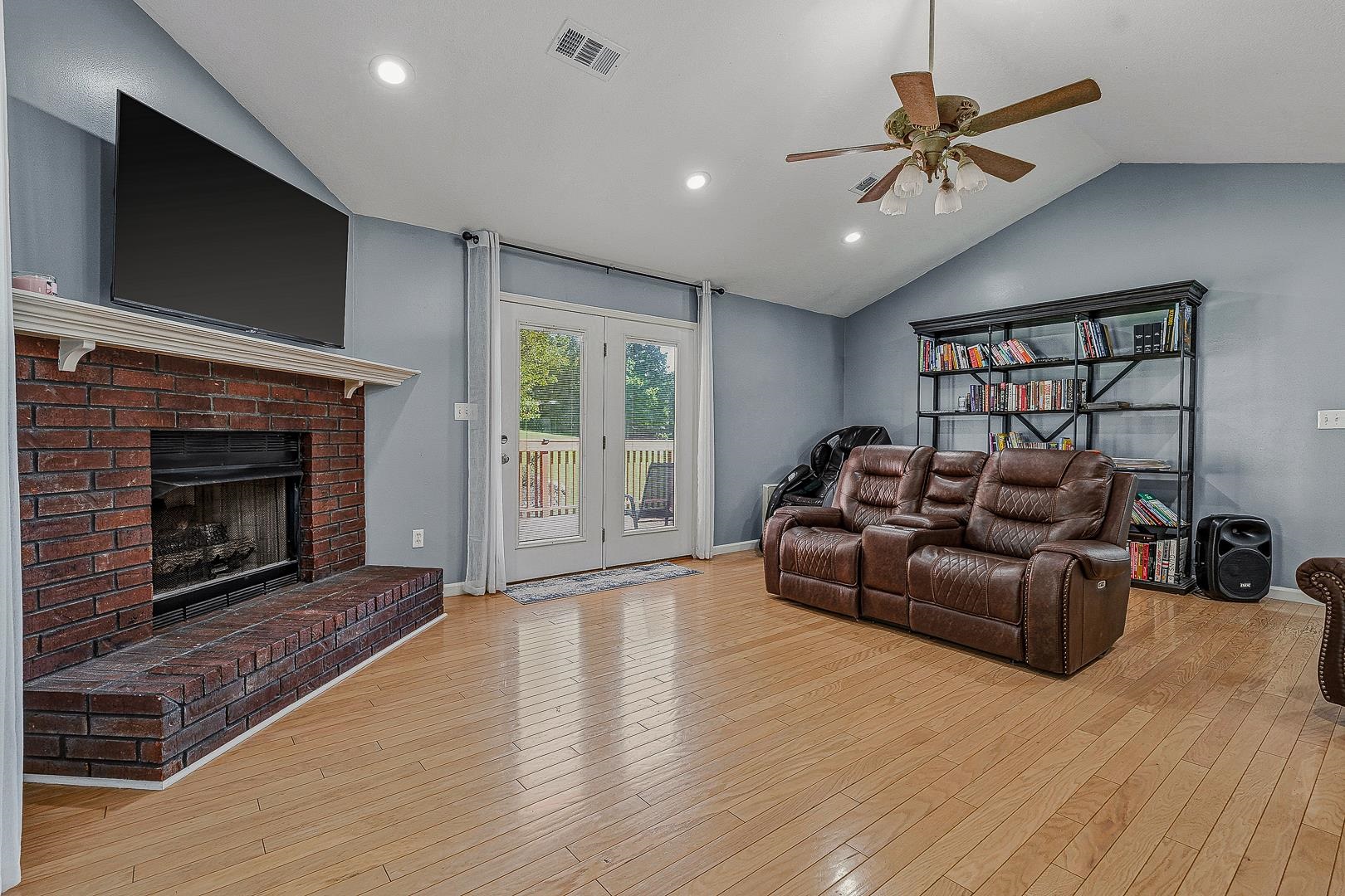 WINDING RIDGE - Residential