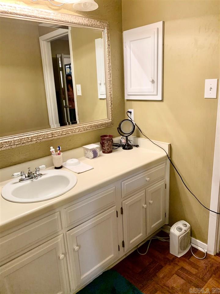 OAK CREST - Residential