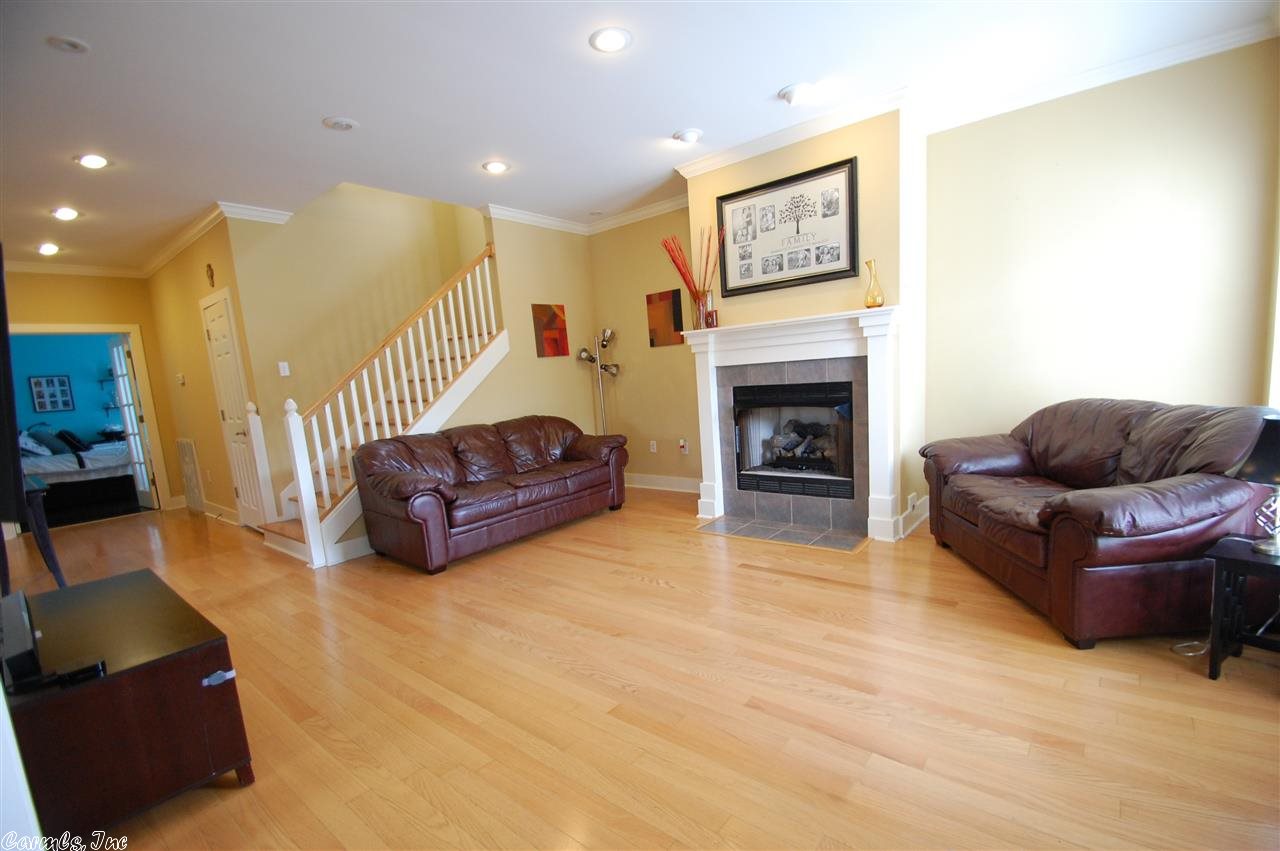 WOODLANDS EDGE - Residential