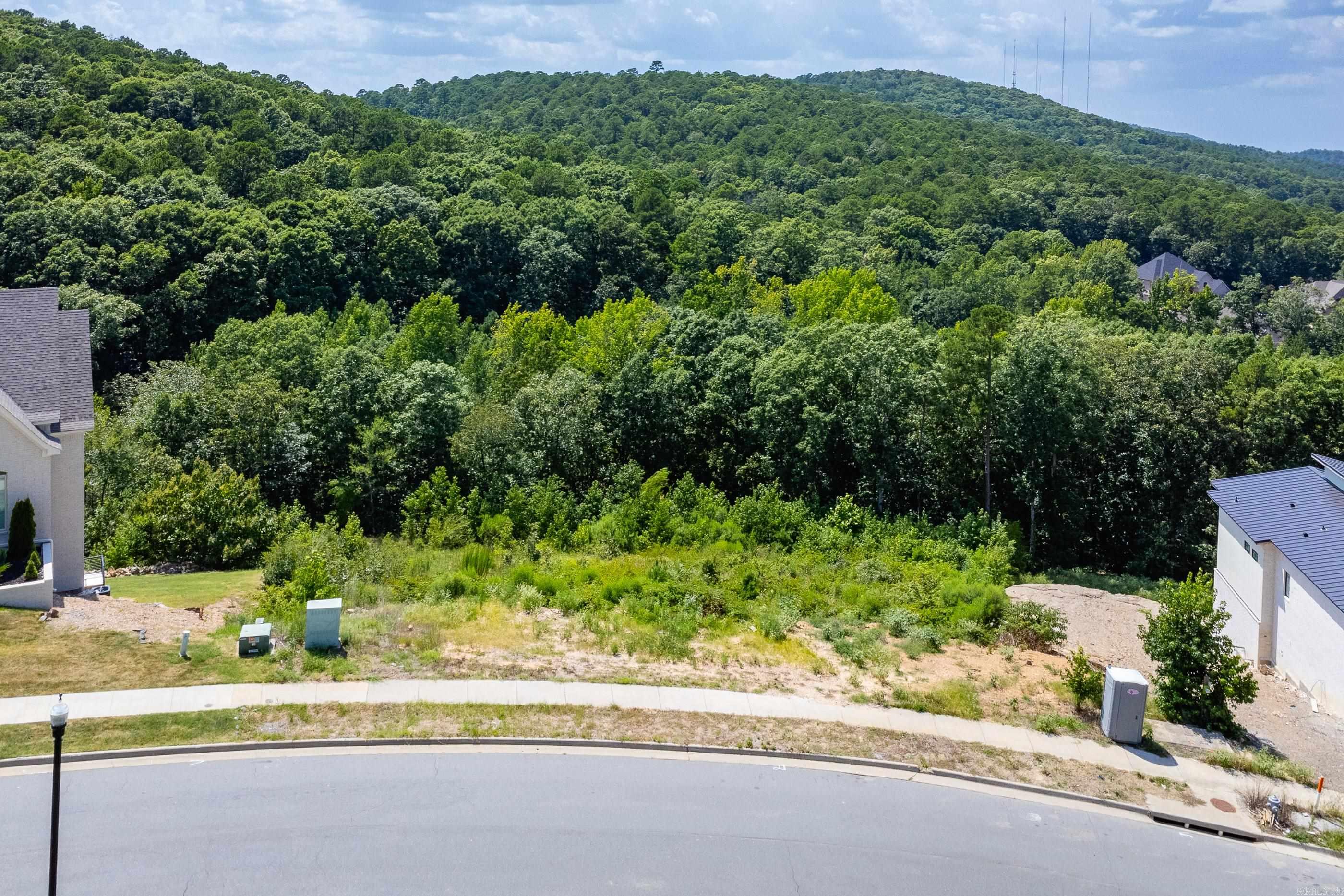 CHENAL VALLEY "FALSTONE COURT" - Land