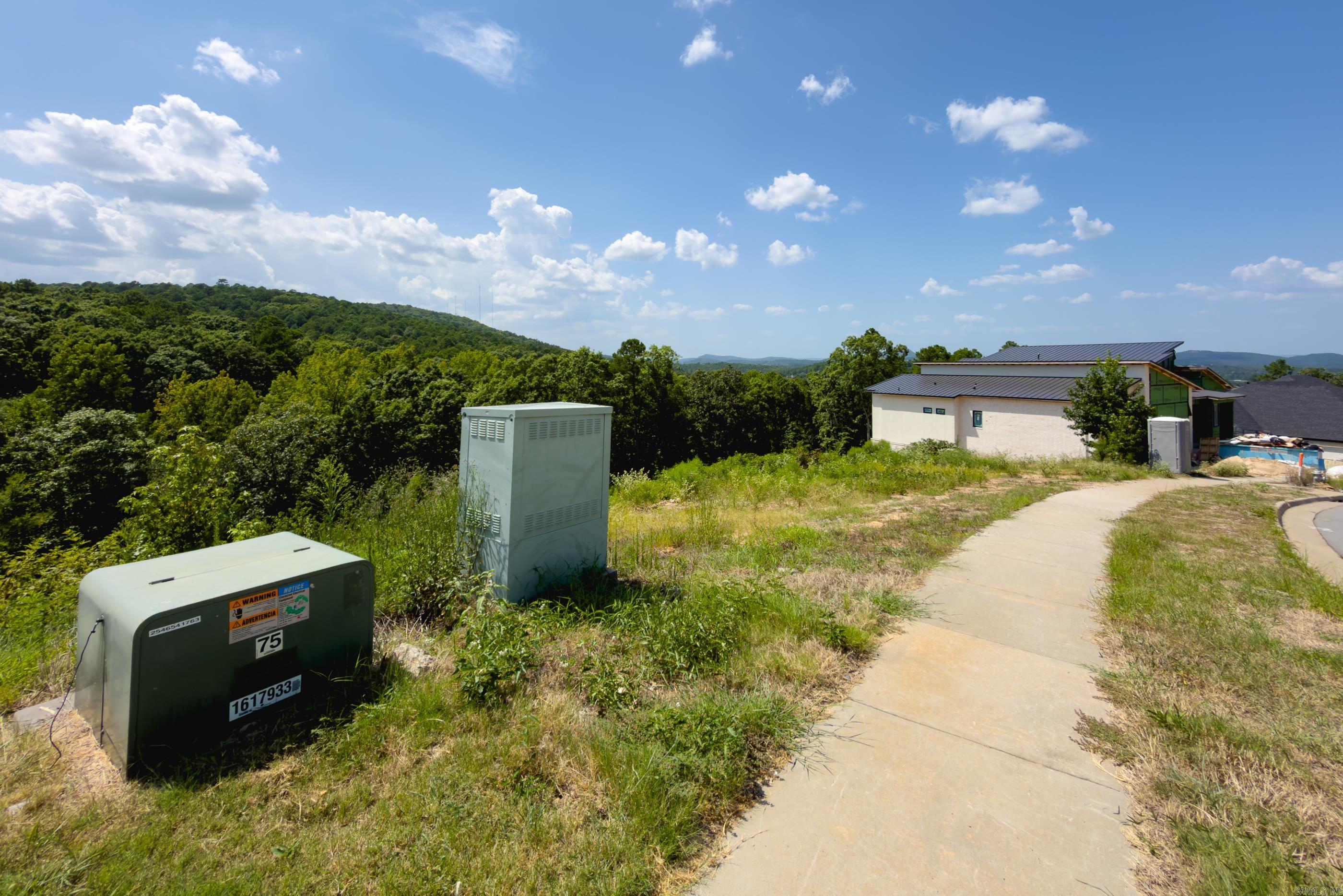 CHENAL VALLEY "FALSTONE COURT" - Land