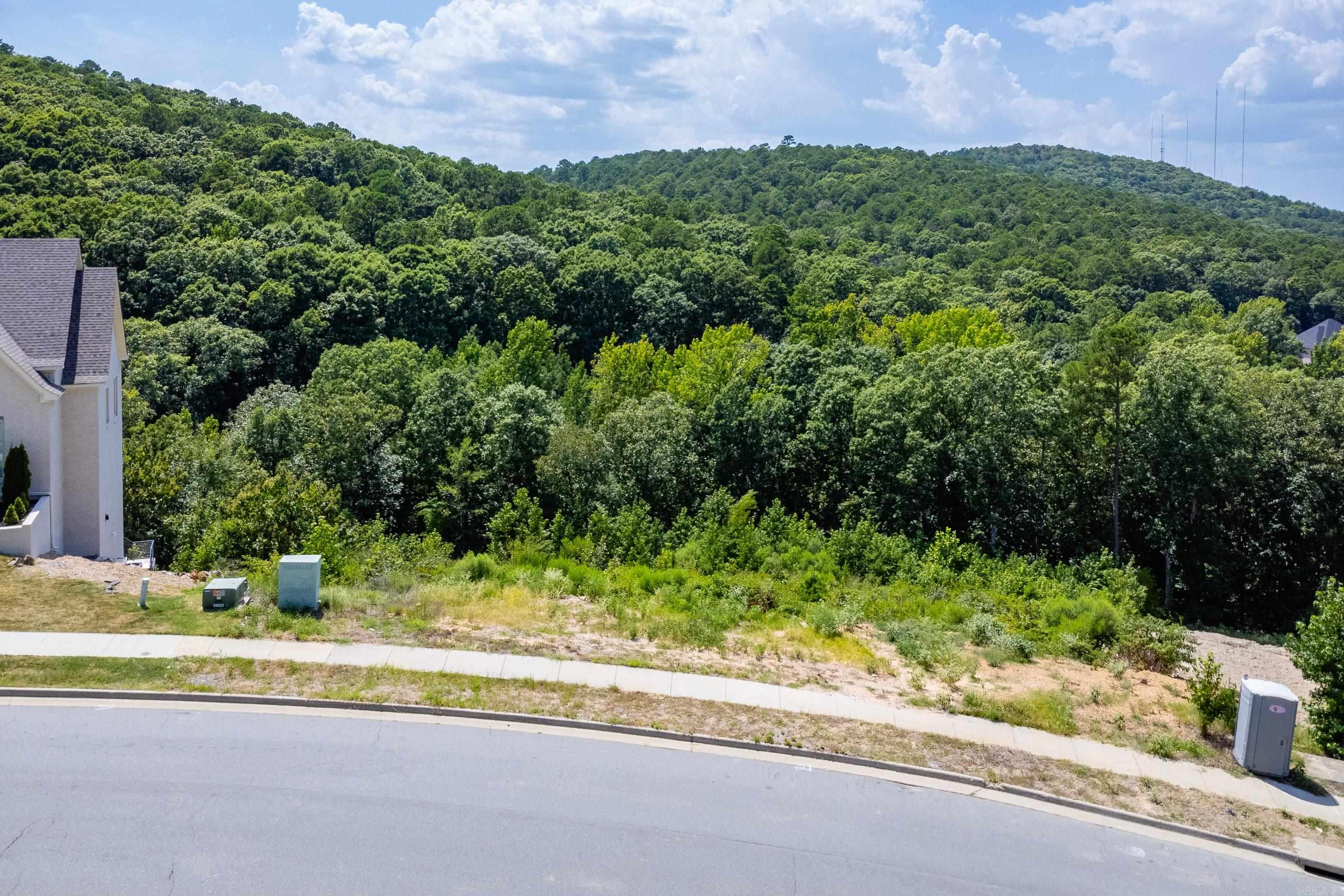 CHENAL VALLEY "FALSTONE COURT" - Land