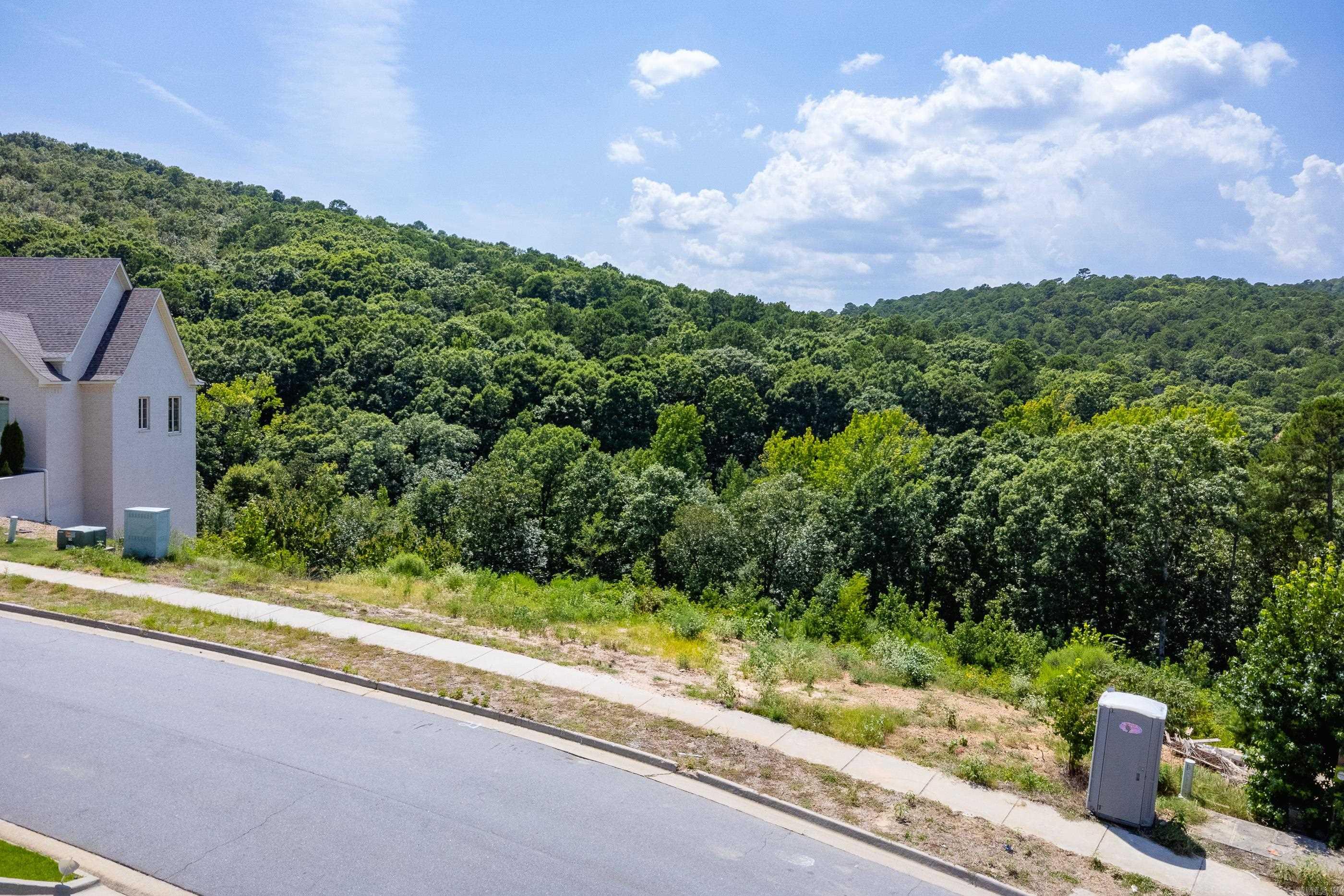 CHENAL VALLEY "FALSTONE COURT" - Land