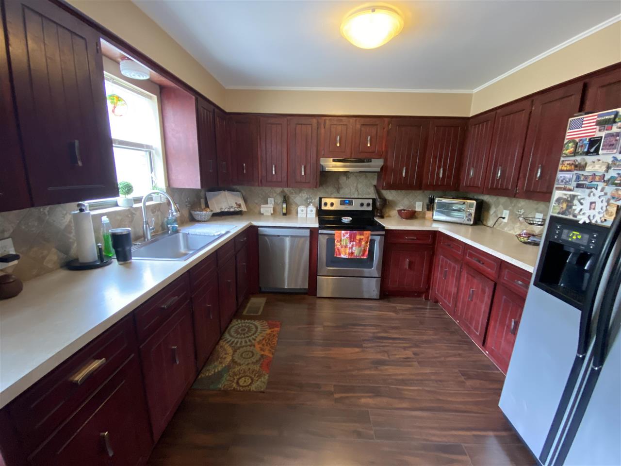 WOODLAND HILLS - Residential
