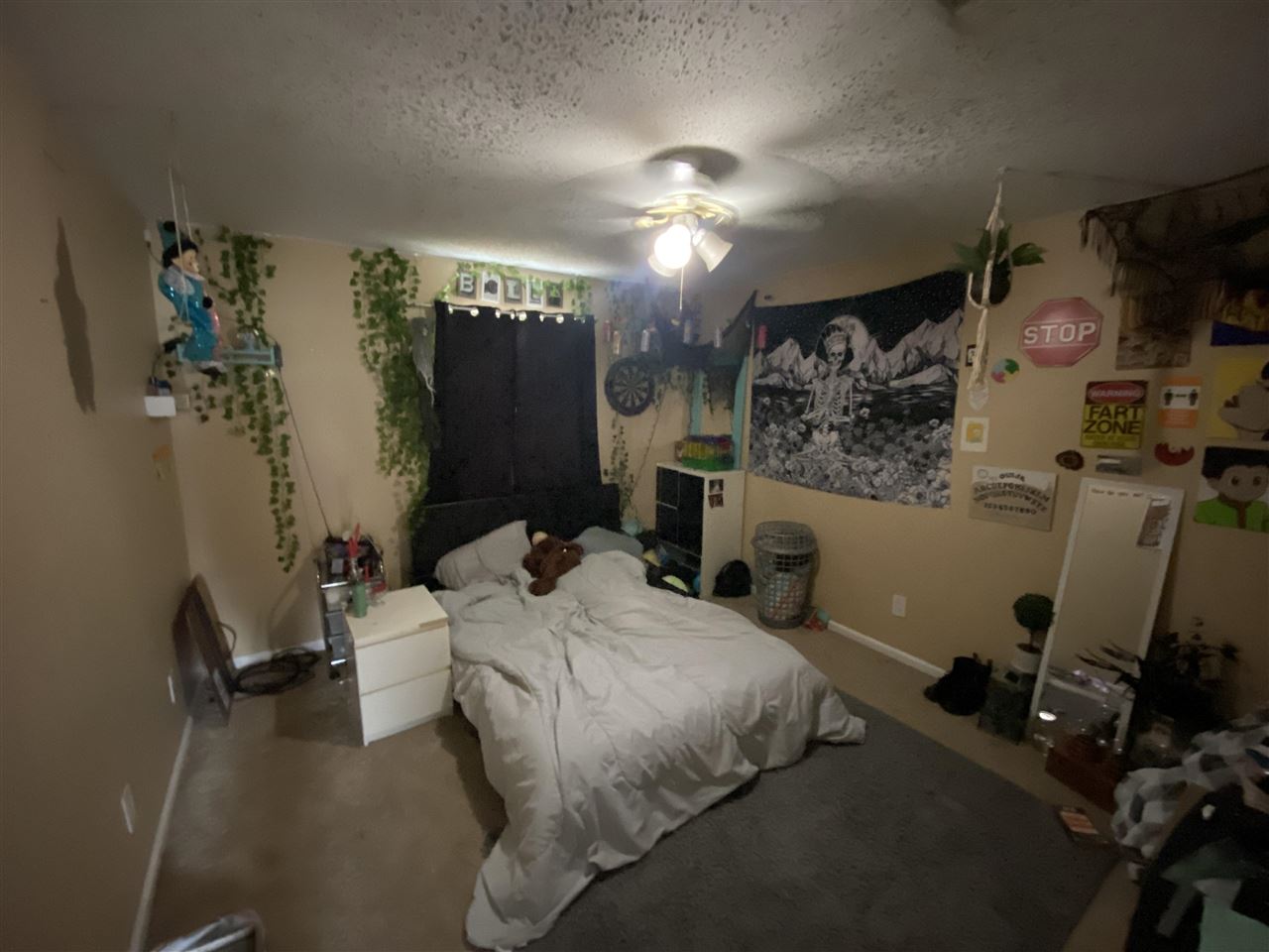 WOODLAND HILLS - Residential