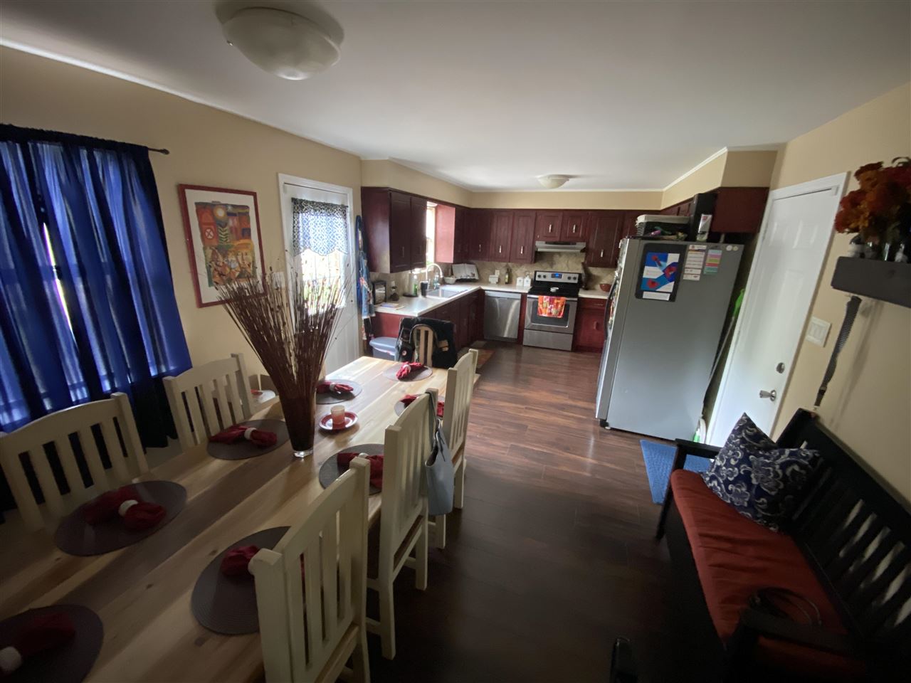 WOODLAND HILLS - Residential