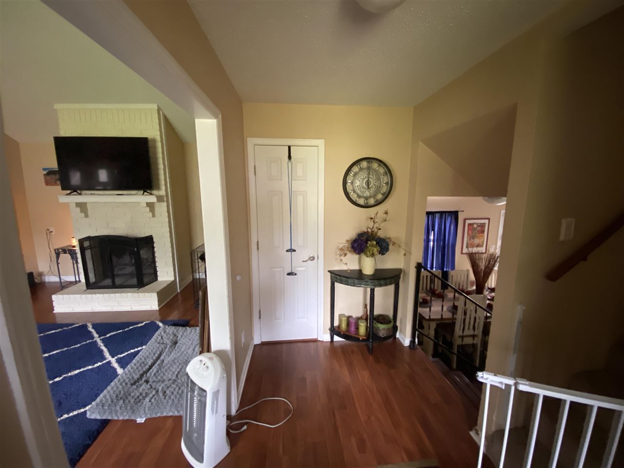 WOODLAND HILLS - Residential