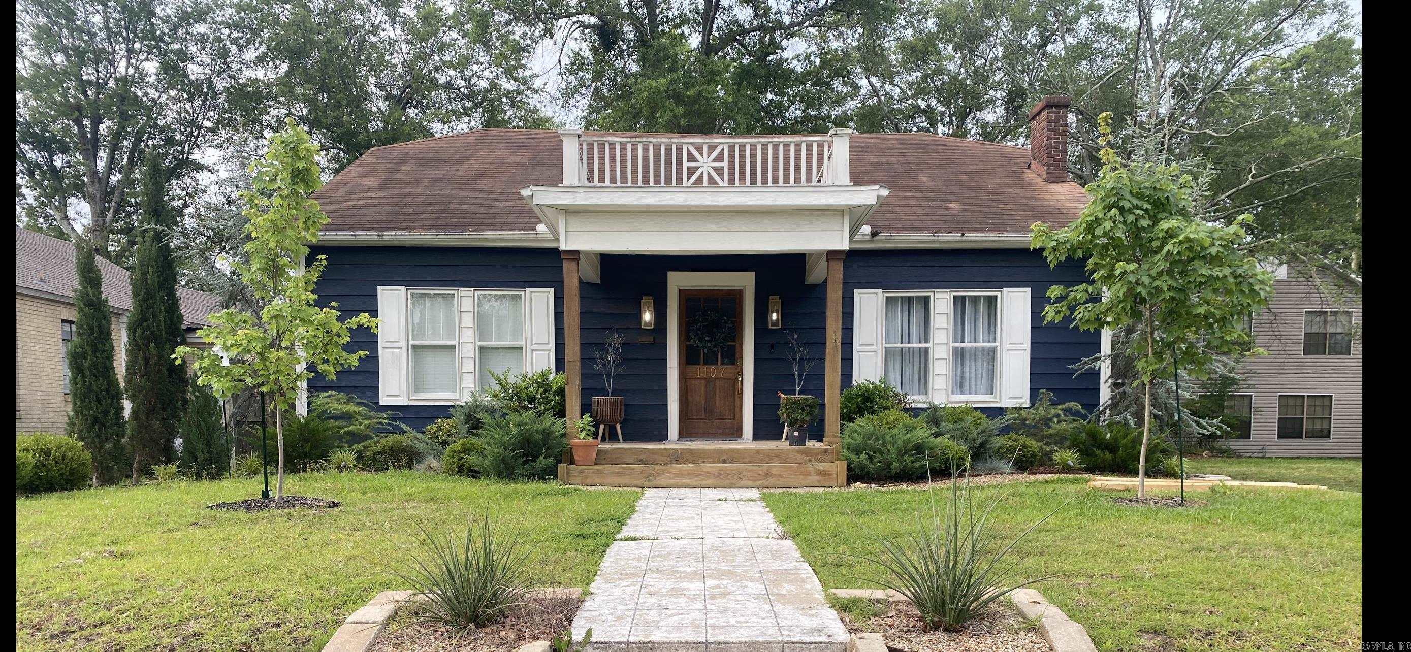THOMPSON HEIGHTS - Residential