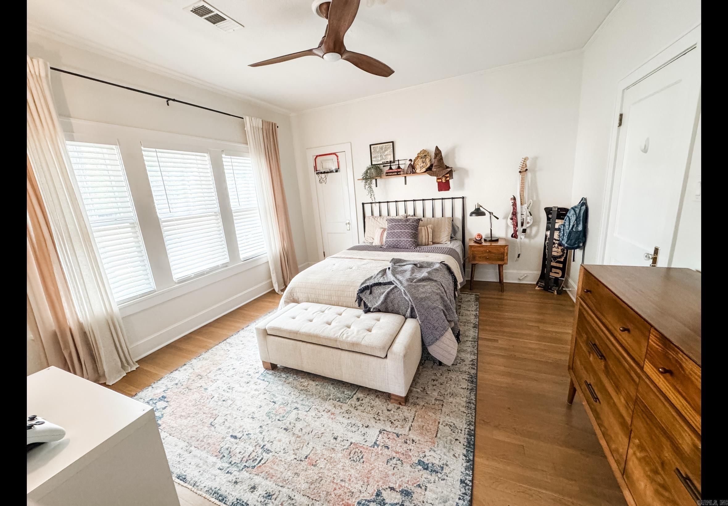 THOMPSON HEIGHTS - Residential
