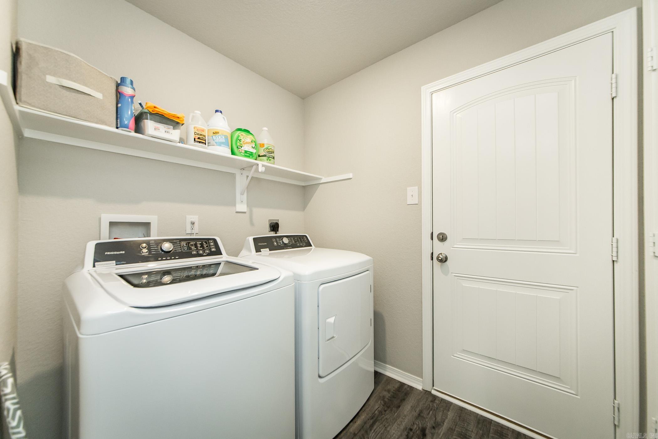 OAKLAND GROVE ESTATES - Residential Lease