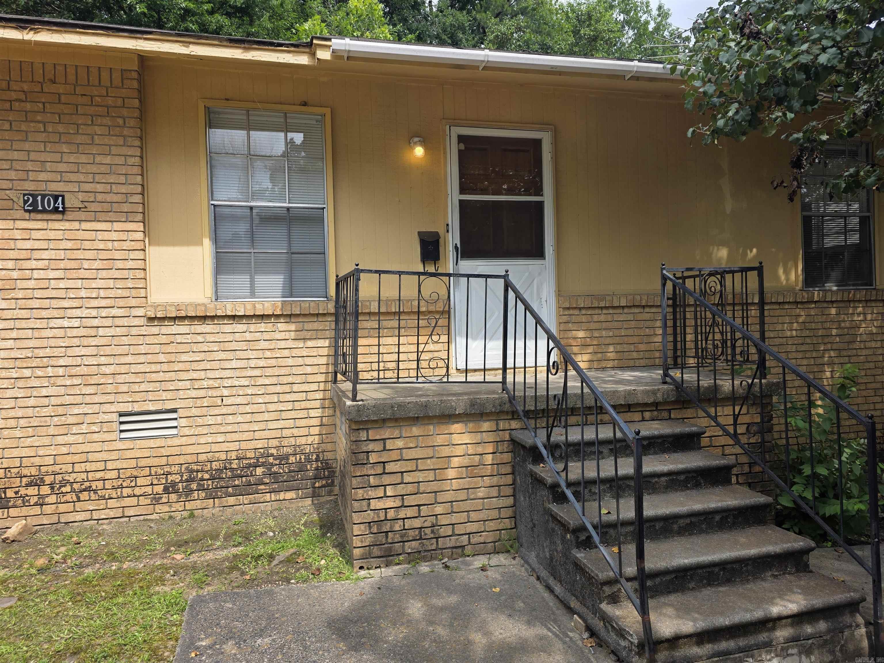 2BD duplex located in North Little Rock. This property is ideally situated close to Burns Park and offers convenient interstate access, as well as proximity to local shopping, dining, and more. There is no seller property disclosure available for this listing. Both Units are tenant occupied, 24-hour notice for all showings.  Lease in place. Monday-Friday showings only. Any offer needs to have the following verbiage included "buyer is aware there is a lease in place and agree to the lease terms".