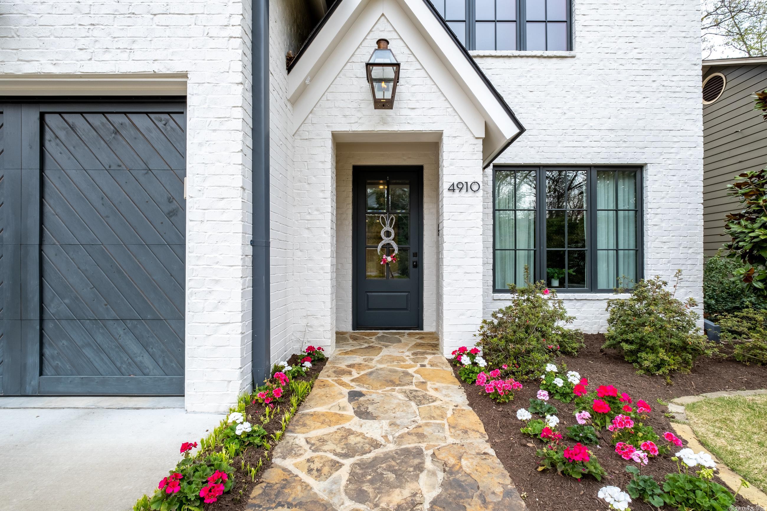 NEWTONS - Residential