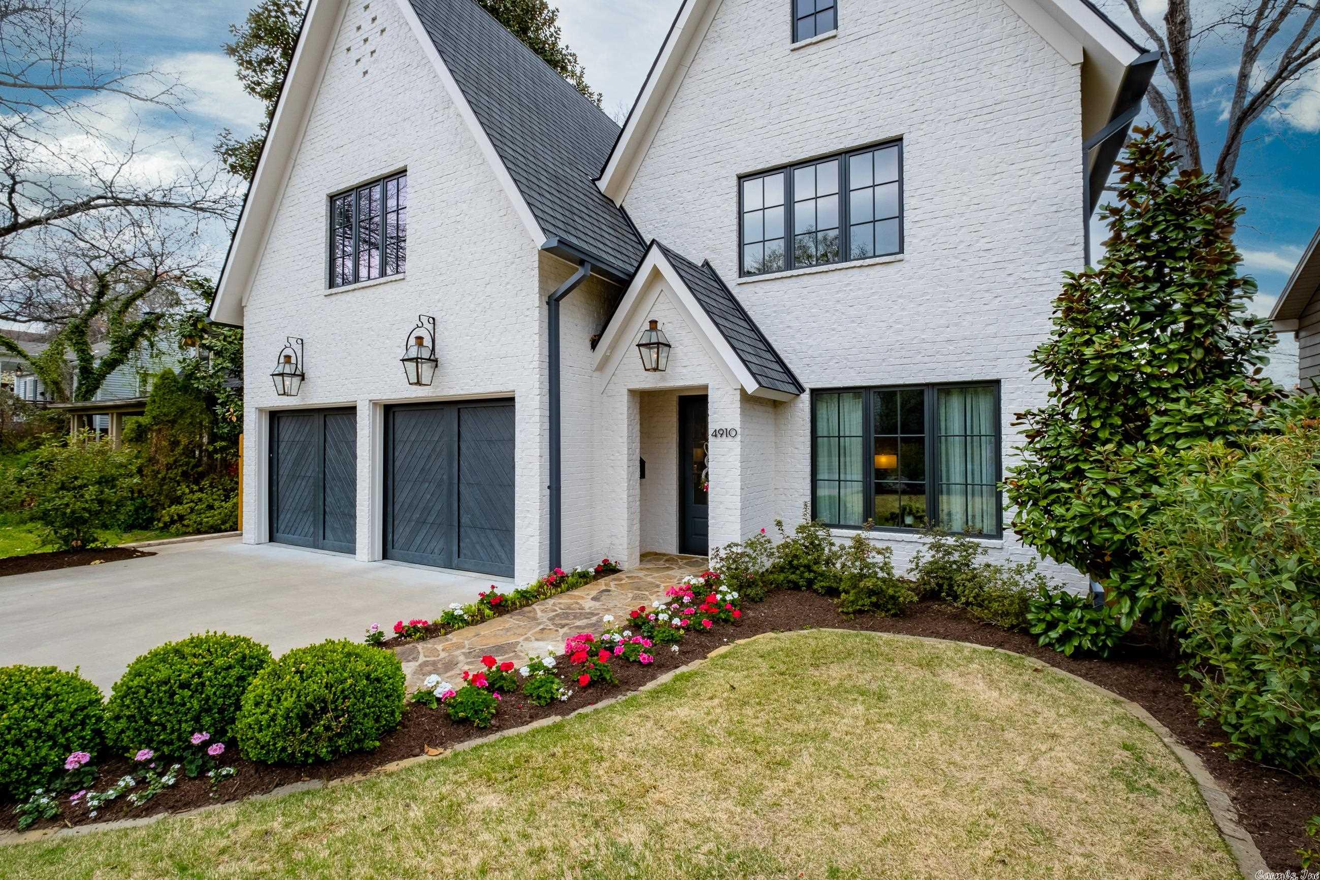 NEWTONS - Residential