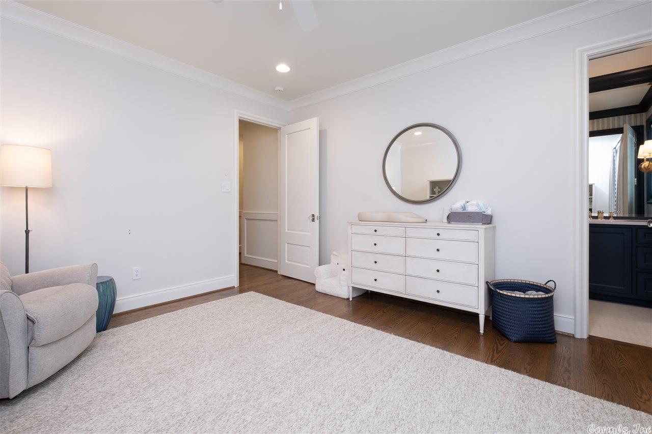 NEWTONS - Residential